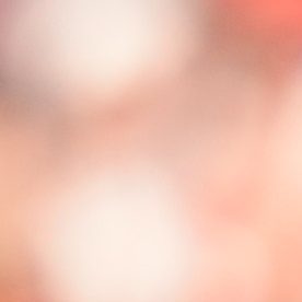 El presidente de la FIFA, Gianni Infantino (a la izquierda), y el presidente Donald J. Trump conversan mientras esperan para felicitar a los jugadores españoles tras la final de la Copa del Mundo.
