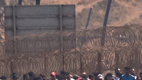 Más de 1,000 personas ya habían logrado entrar durante la semana previa, principalmente ciudadanos marroquíes y argelinos.