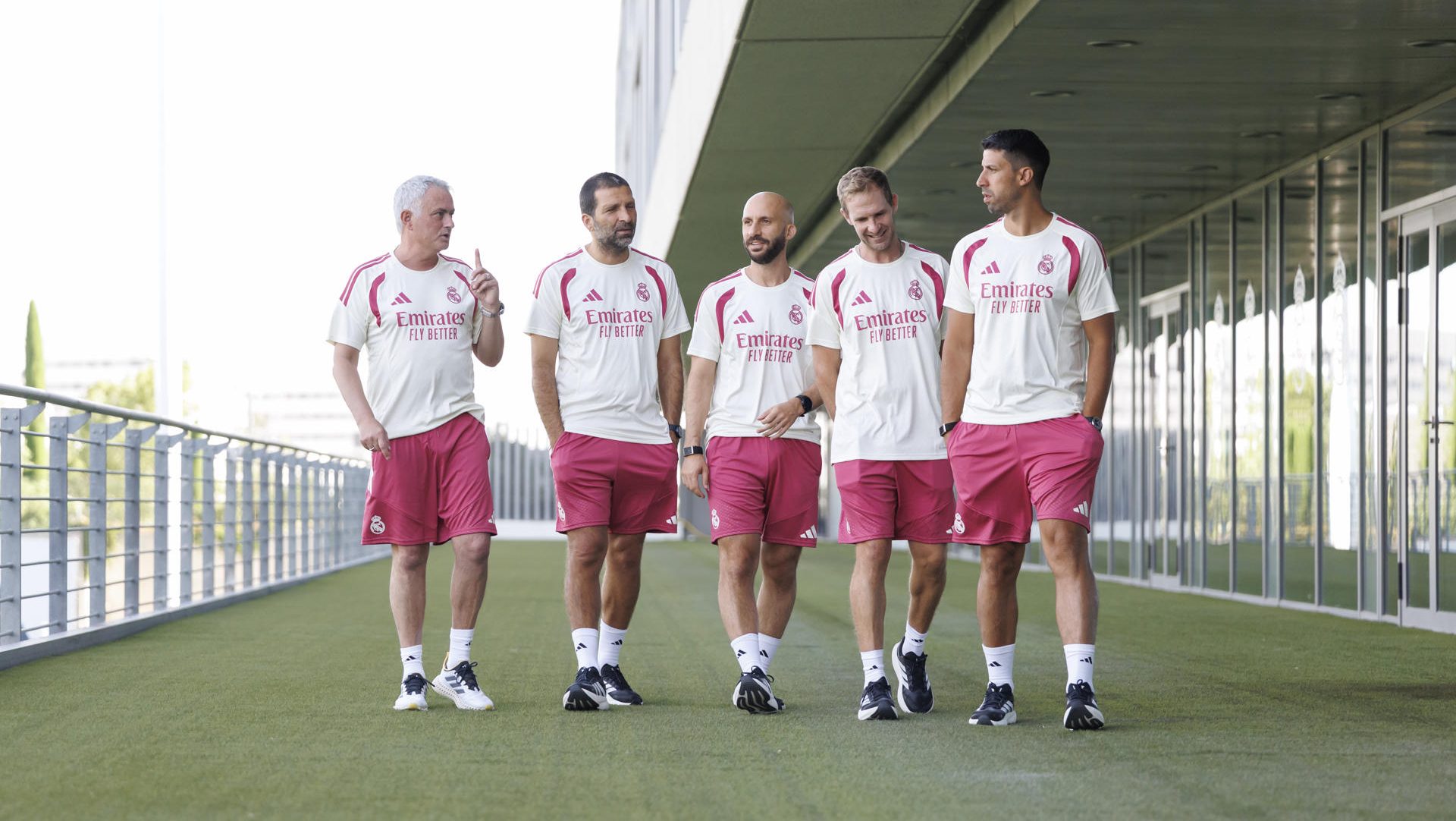 José Mourinho inicia su segunda etapa en el Real Madrid con su primer entrenamiento&hellip;
