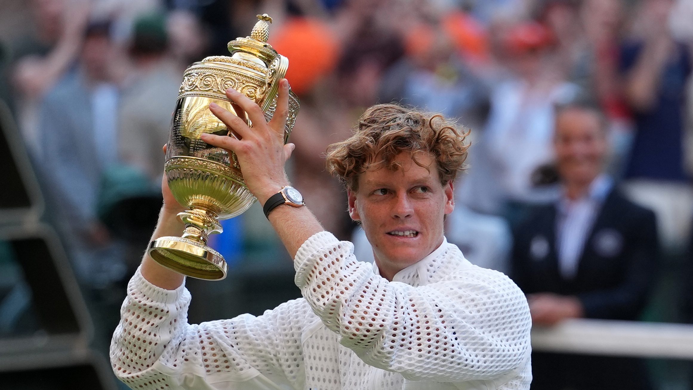 Jannik Sinner remonta a Zverev y retiene la corona de Wimbledon