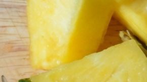 La piña, los arándanos y la papaya son aliadas fantásticas en tu alimentación saludable gracias a su fibra y compuestos bioactivos
