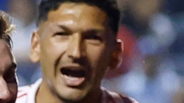 Puso Dithejane (c) de Chicago Fire celebra un gol este jueves, en un partido de la Leagues Cup entre Cruz Azul y Chicago Fire en el estadio SeatGeek, en Bridgeview (Estados Unidos).