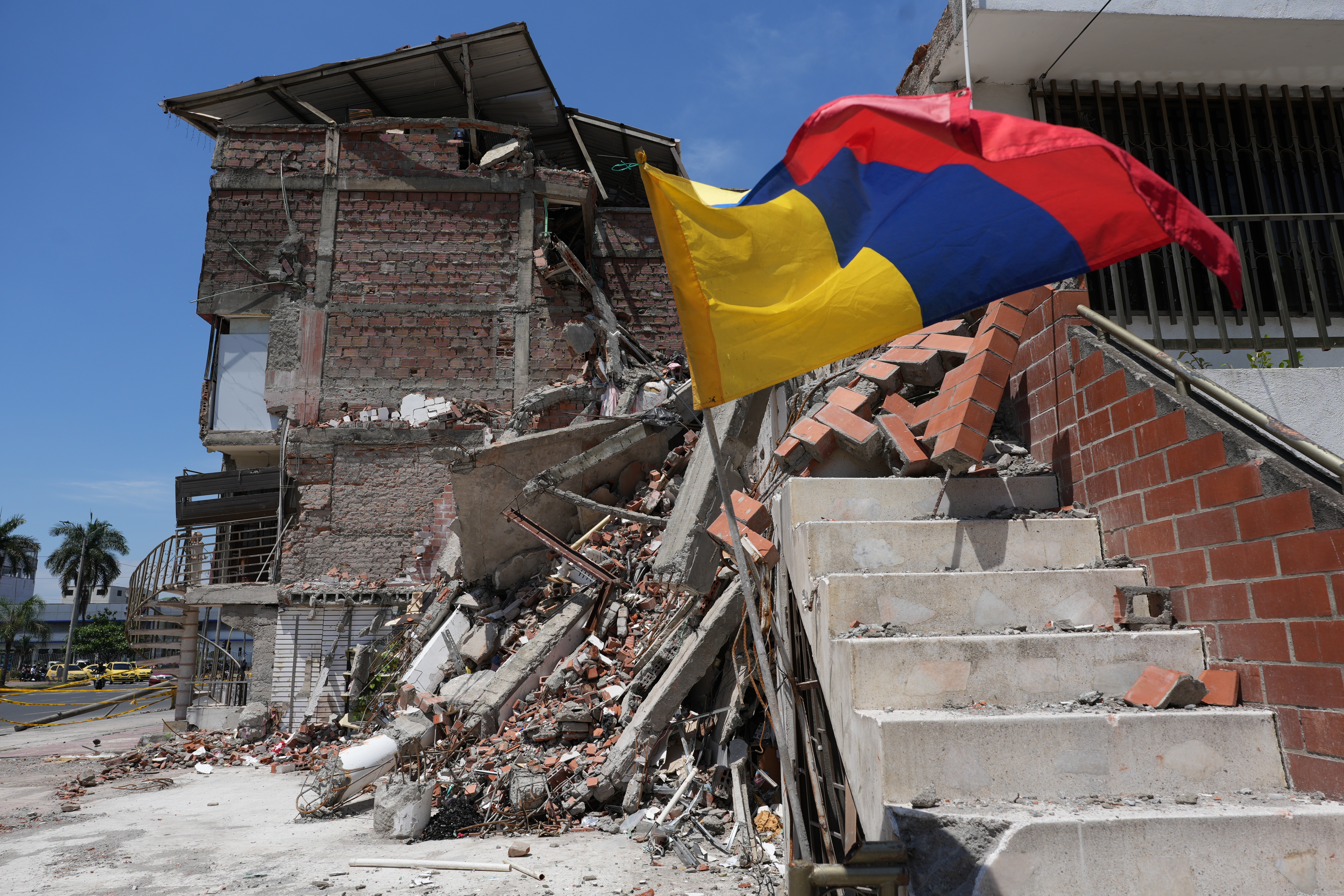 Ayuda a las mujeres colombianas afectadas por el terremoto
