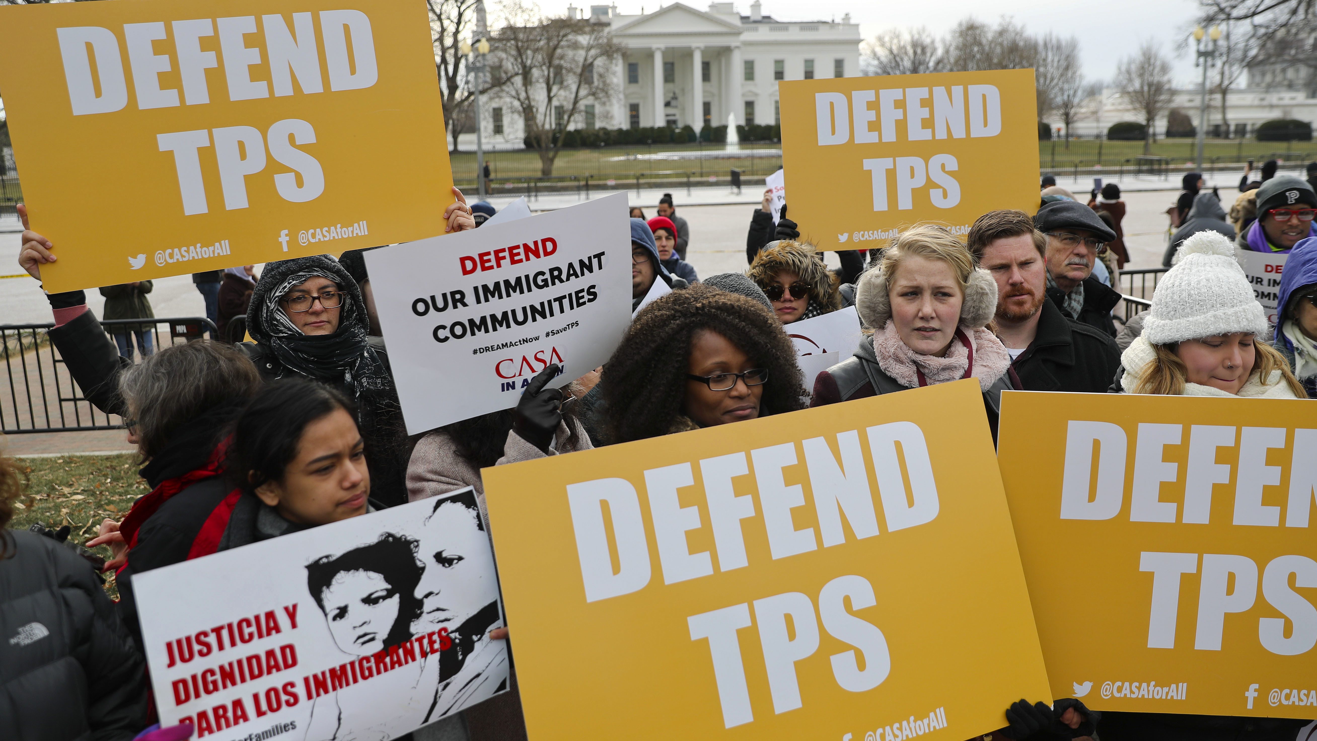 Embajada de EE.UU. en El Salvador se desmarca de la decisión final sobre el TPS y señala al DHS