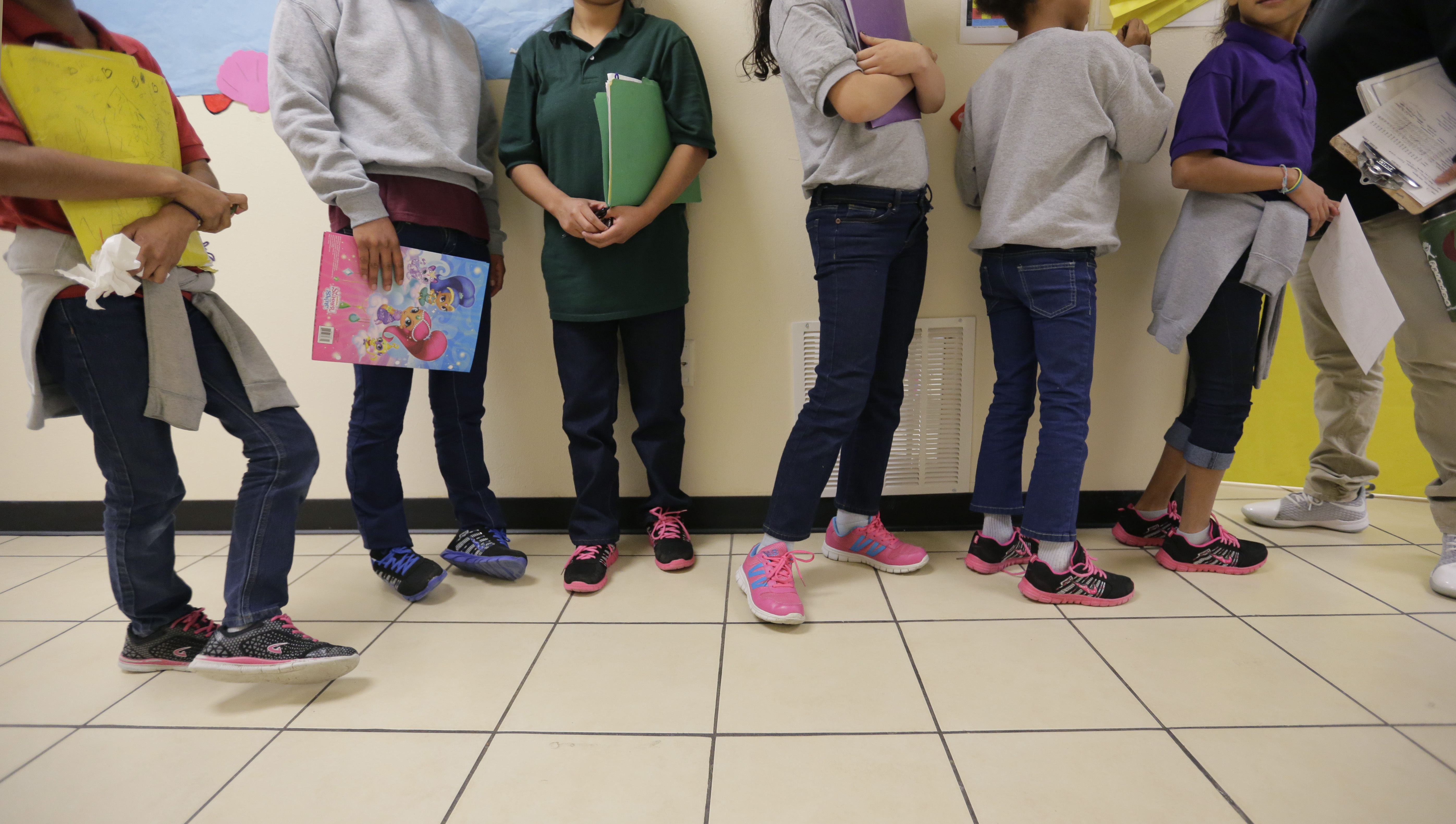 Juez exige a Trump pagar servicios legales retenidos para niños inmigrantes no acompañados