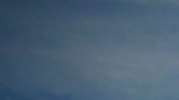 Haitianos deportados de EE.UU. recuperan sus pertenencias en la pista del aeropuerto Toussaint Louverture en Puerto Príncipe, Haití, el martes 21 de septiembre de 2021.
