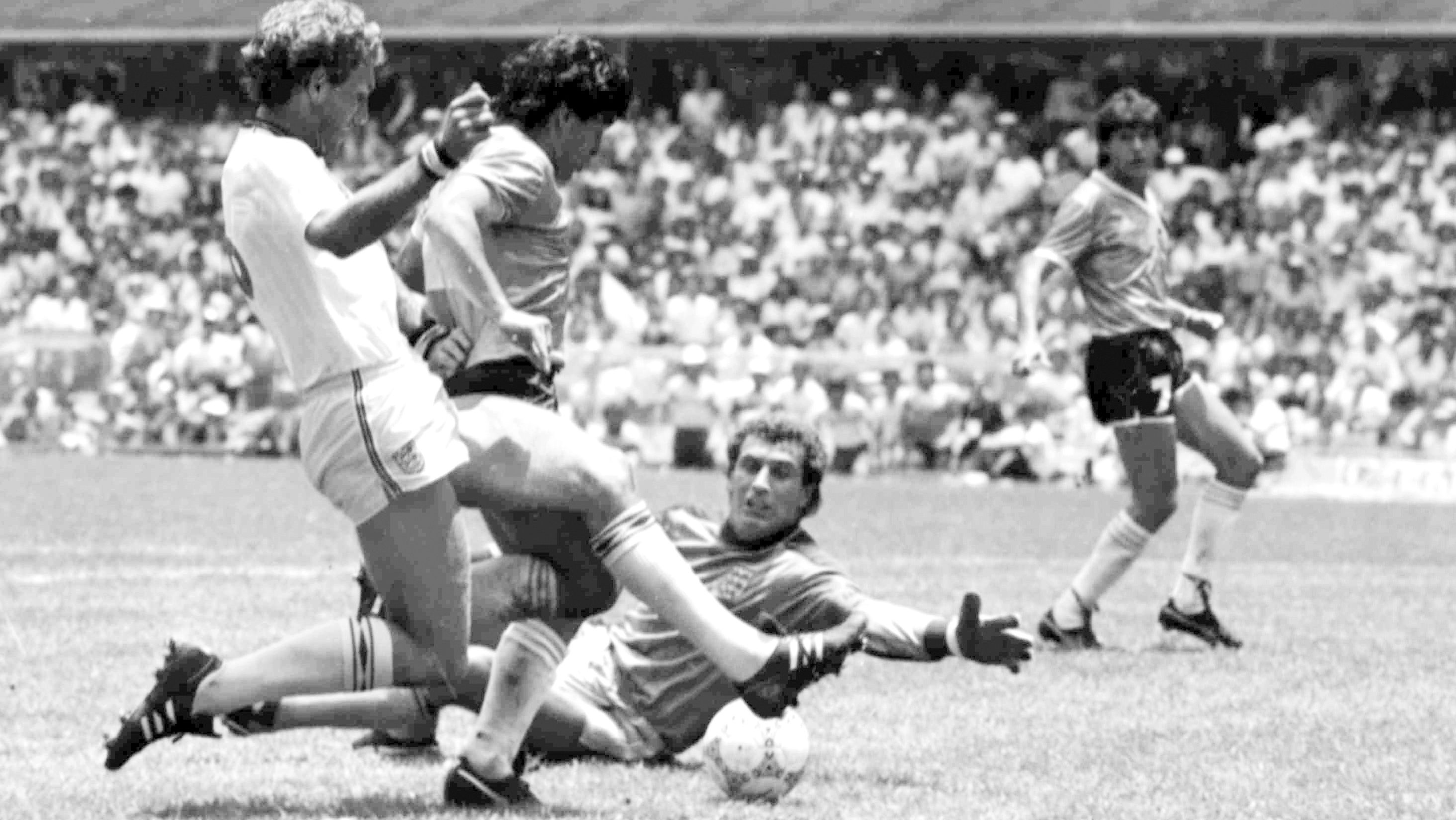 Balón con el que Maradona anotó gol del siglo y la ‘Mano de Dios’ en México 86 se vendió por $3 millones de dólares