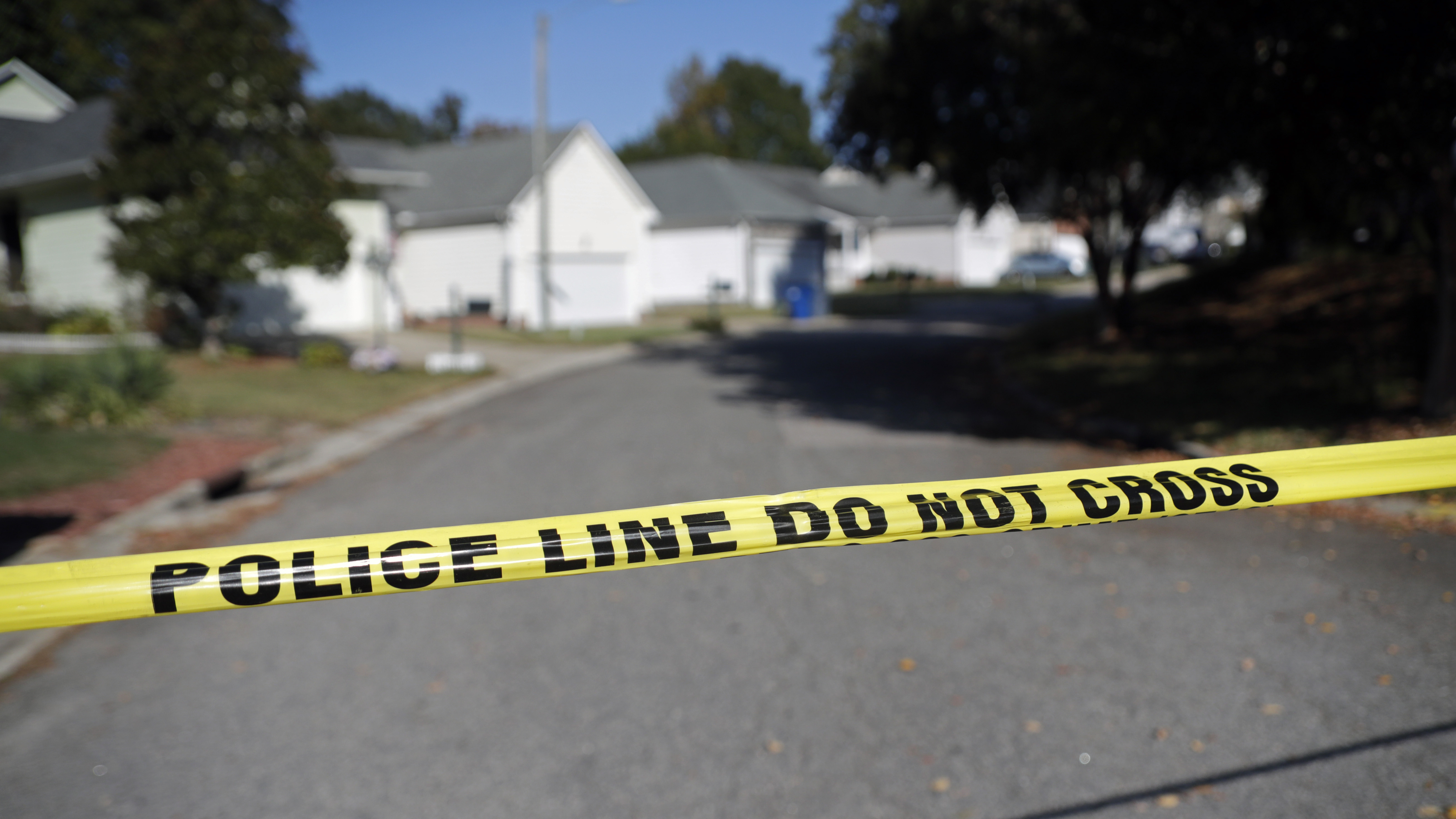 Tiroteo en una vivienda de Carolina del Norte deja tres muertos