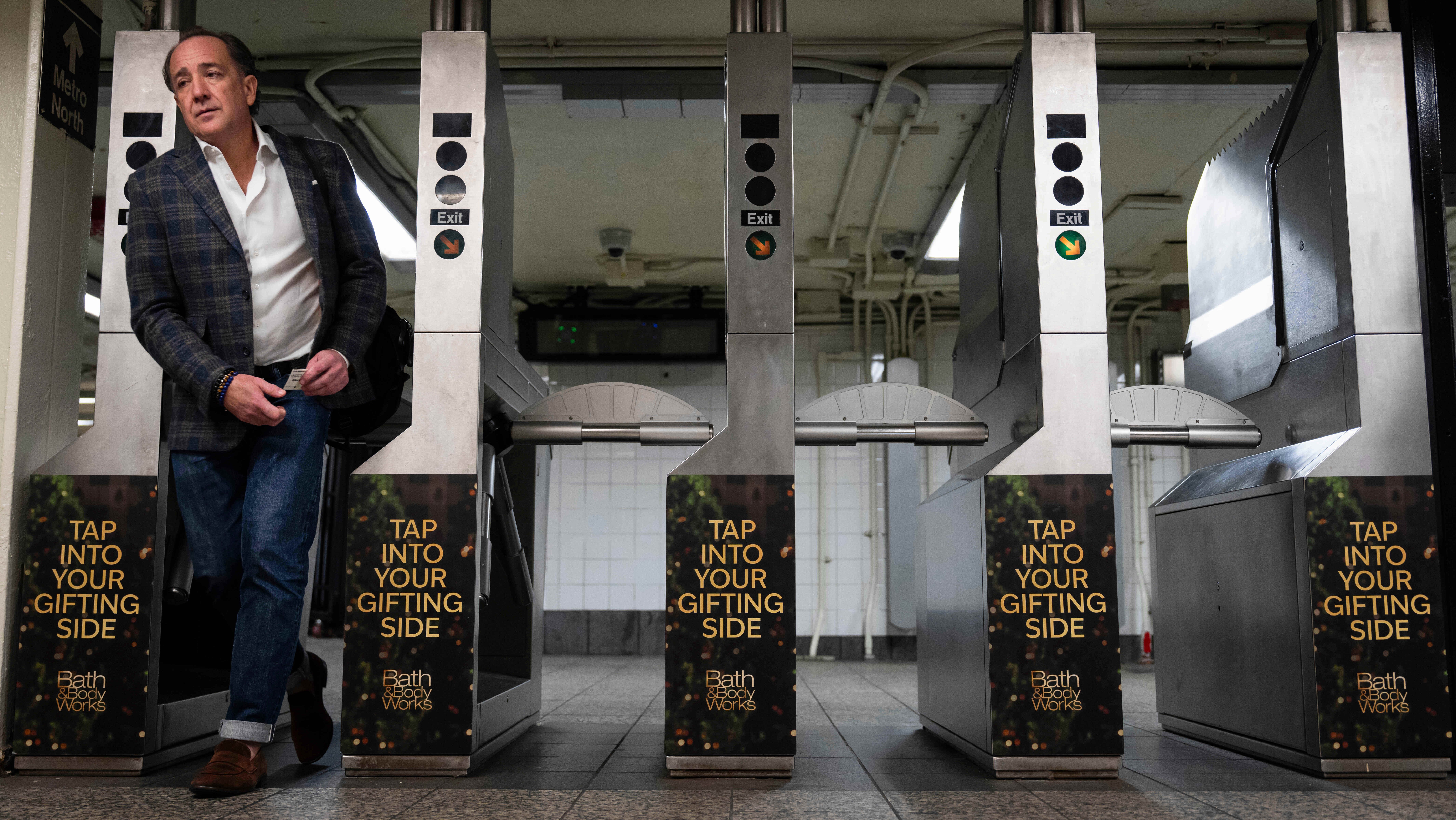 La MTA alista la prueba de las tarjetas virtuales OMNY tras un año de retrasos