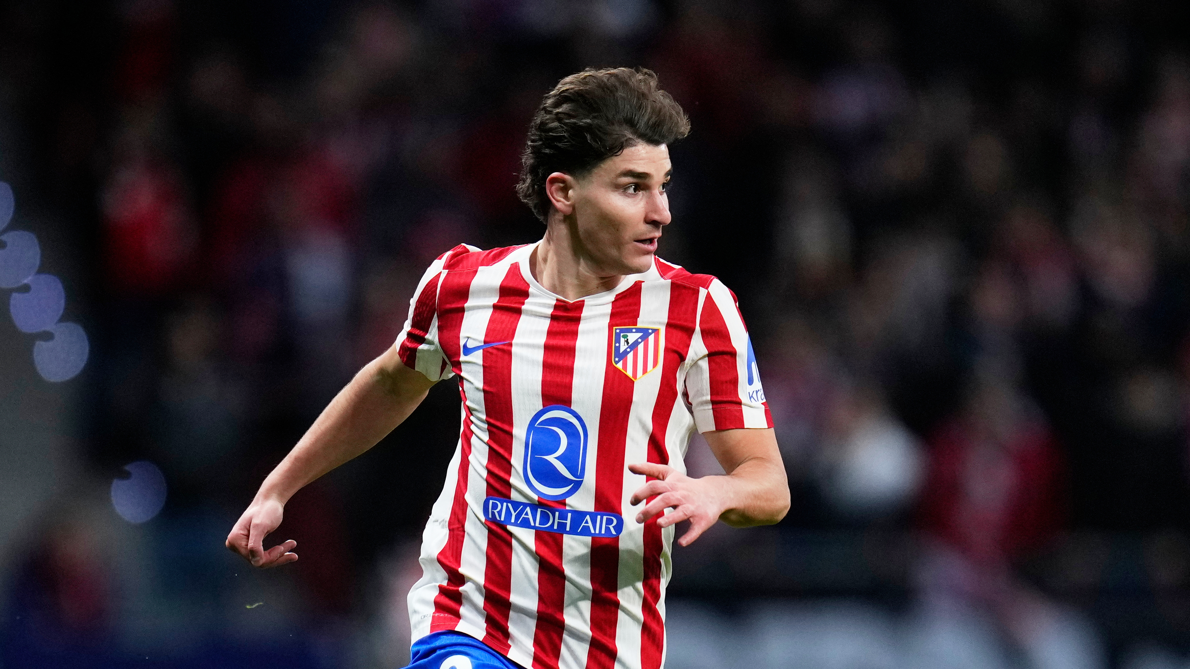 Julián Álvarez no jugará contra el Sevilla: Simeone confirma su baja por indisposición