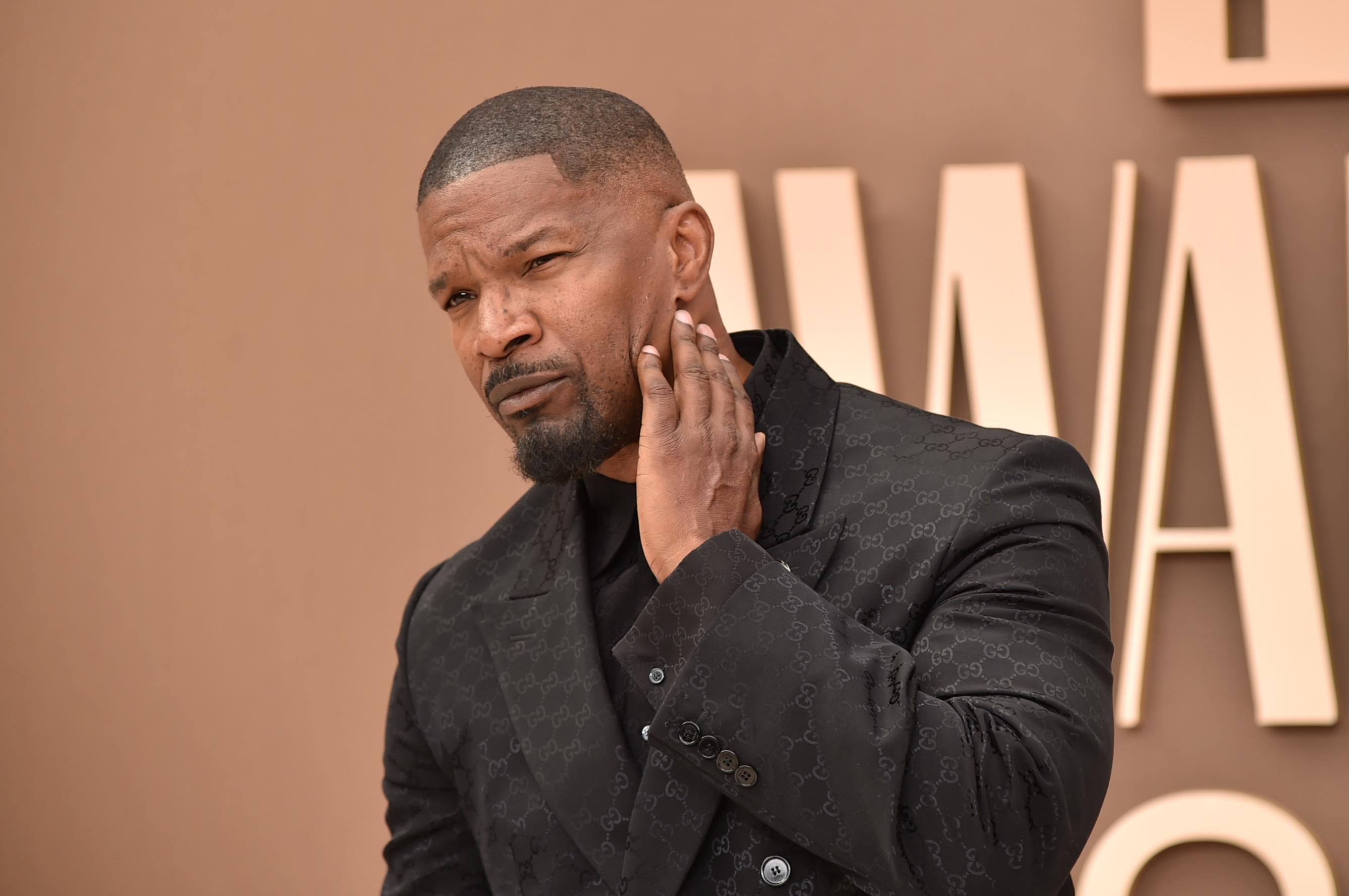 Jamie Foxx reflexiona sobre la crisis de salud que sufrió en 2023: “Menos del 3% de quienes ingresan con mi diagnóstico salen caminando”