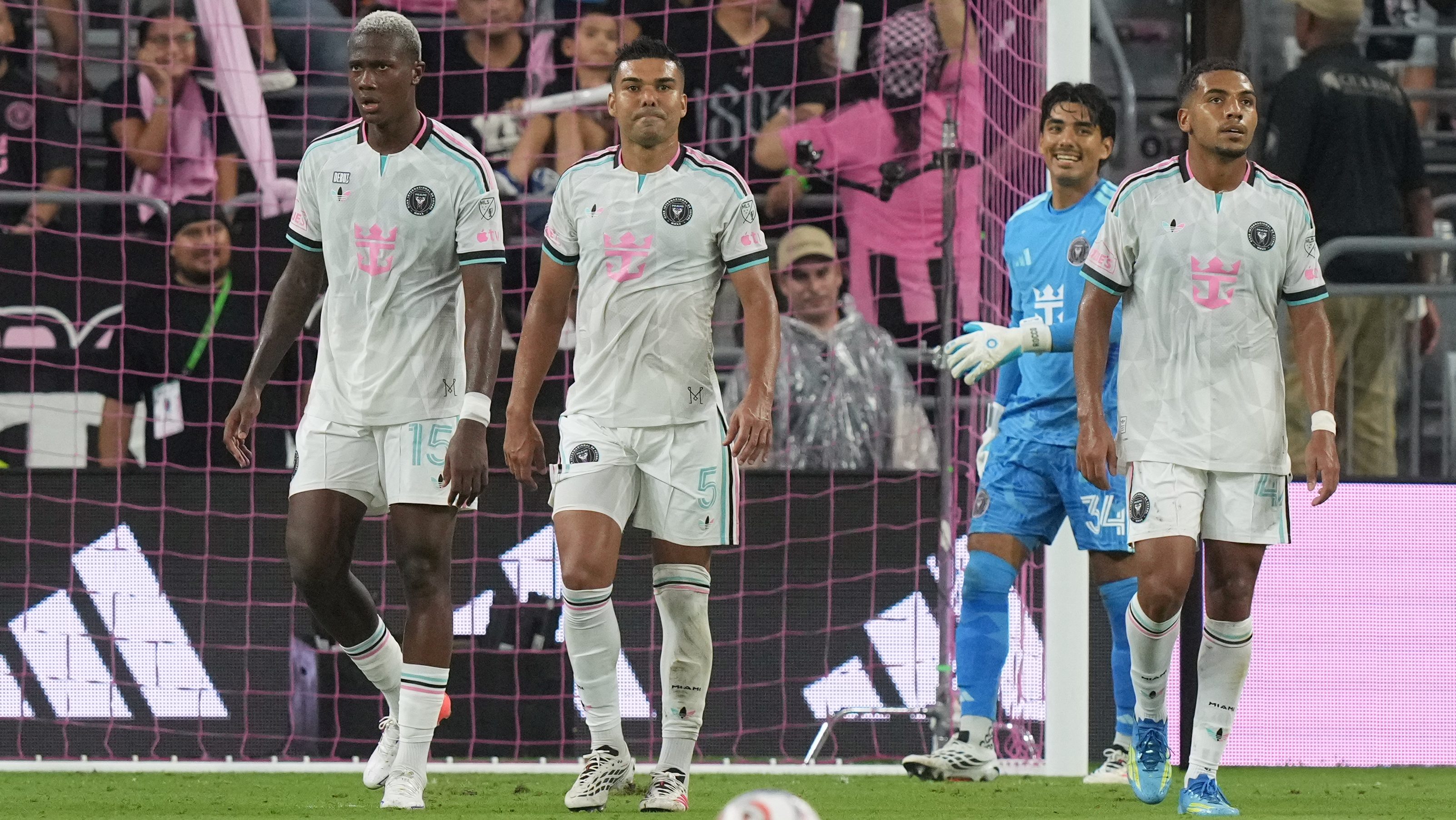 Casemiro se estrena con un autogol en el 2-2 de Miami ante Columbus Crew