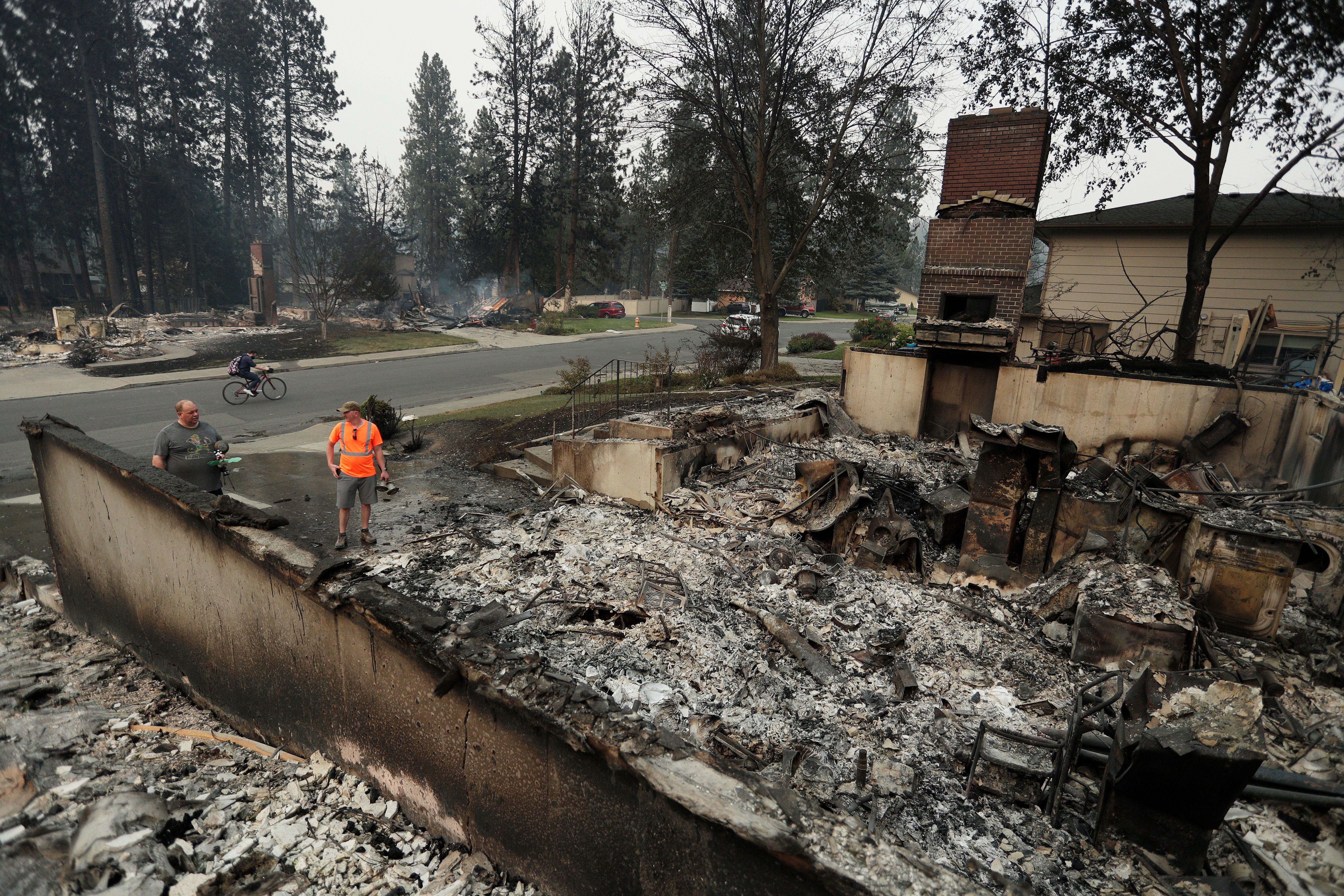 Incendios forestales arrasan Washington: 600 estructuras destruidas y 60.000 evacuados