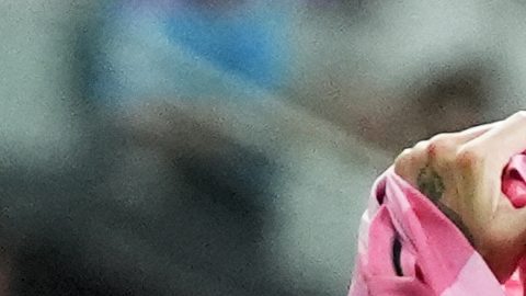 Messi fue homenajeado simbólicamente por Rodrigo de Paul.