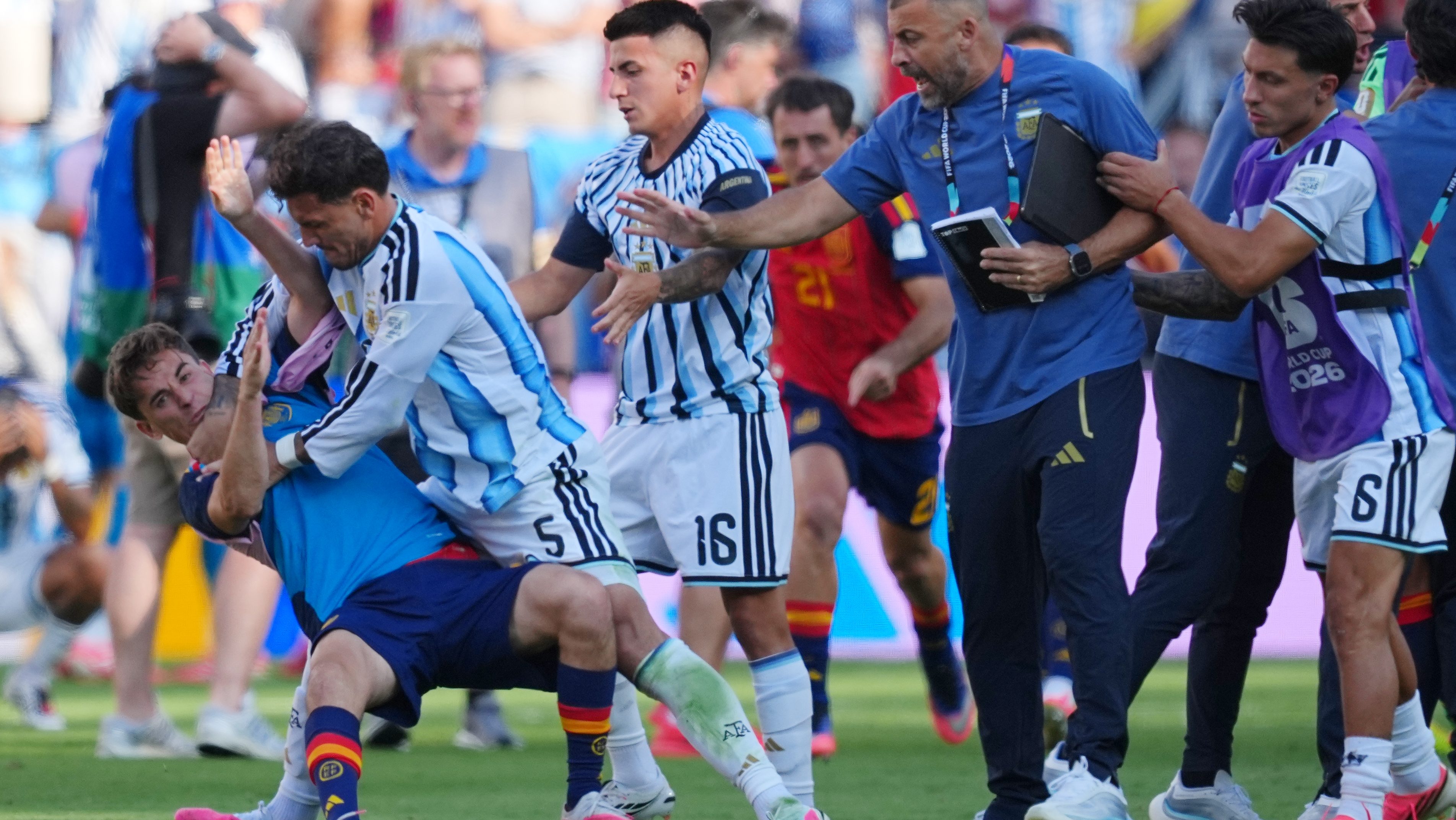 FIFA aprobó que los jugadores suspendidos de Argentina cumplan las sanciones en amistosos