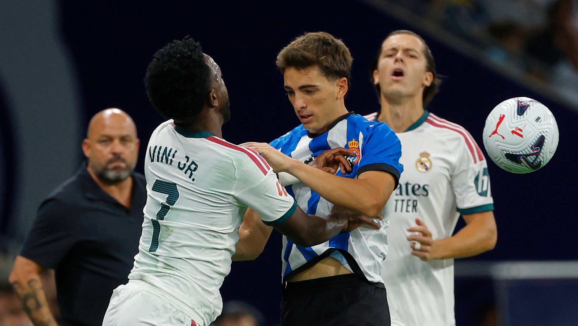 Mourinho alertó que Vinícius sufre “bullying” y que dicha situación “debe parar”