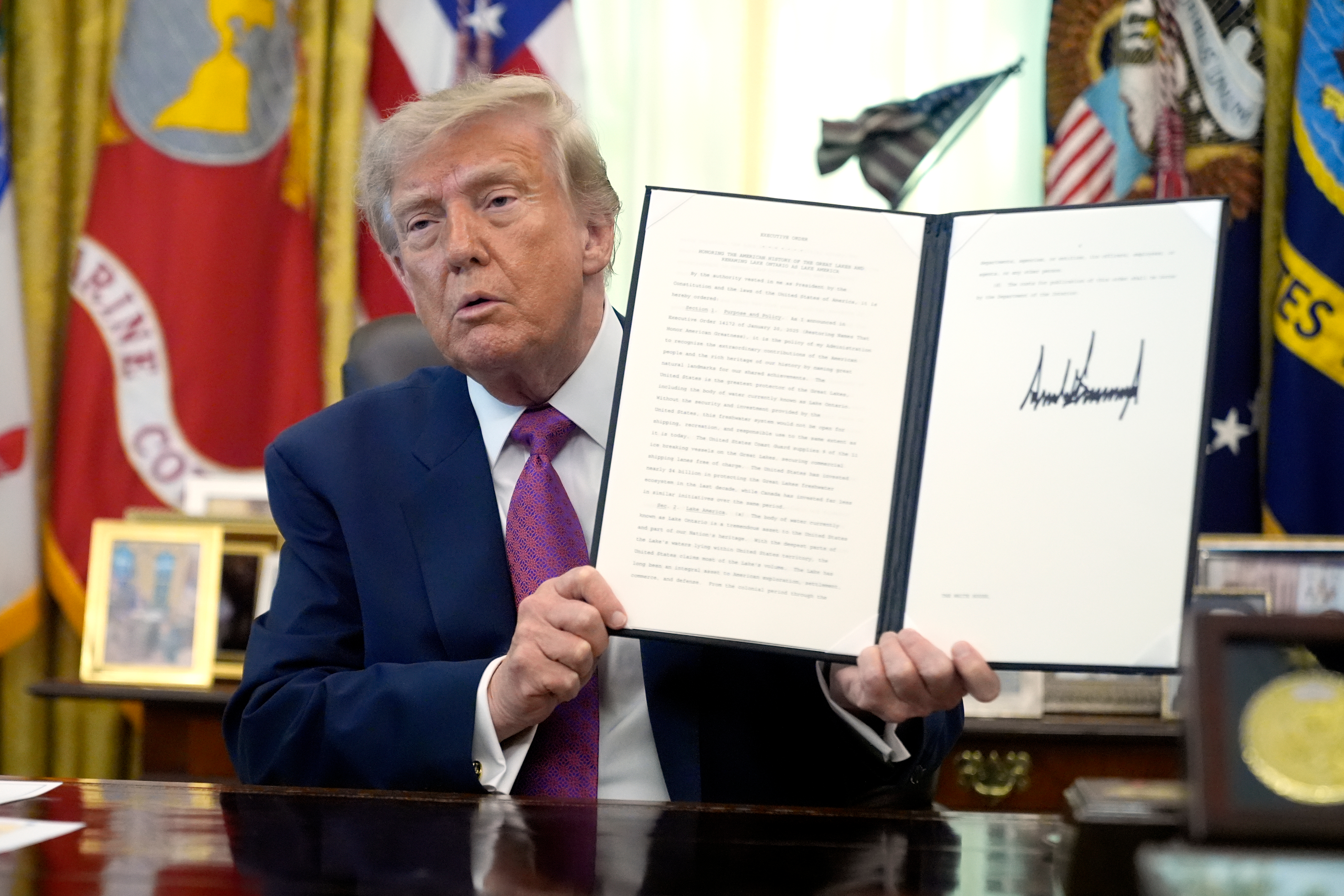 Trump firma orden para cambiar el nombre del lago Ontario por “lago América”