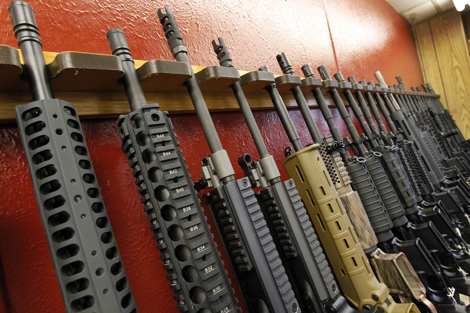 La Corte Suprema decidirá si las prohibiciones de armas tipo AR-15 violan la Segunda Enmienda