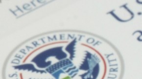 Acusan a Trump de poner en riesgo el talento extranjero con tarifa de $103,265 dólares para visas H-1B