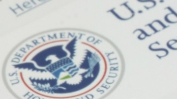 Acusan a Trump de poner en riesgo el talento extranjero con tarifa de $103,265 dólares para visas H-1B