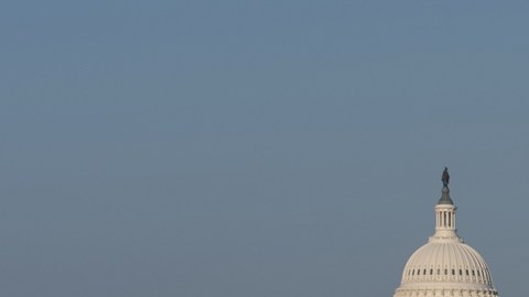 Alertan sobre riesgos del arco de Trump en Washington; la Casa Blanca defiende el proyecto