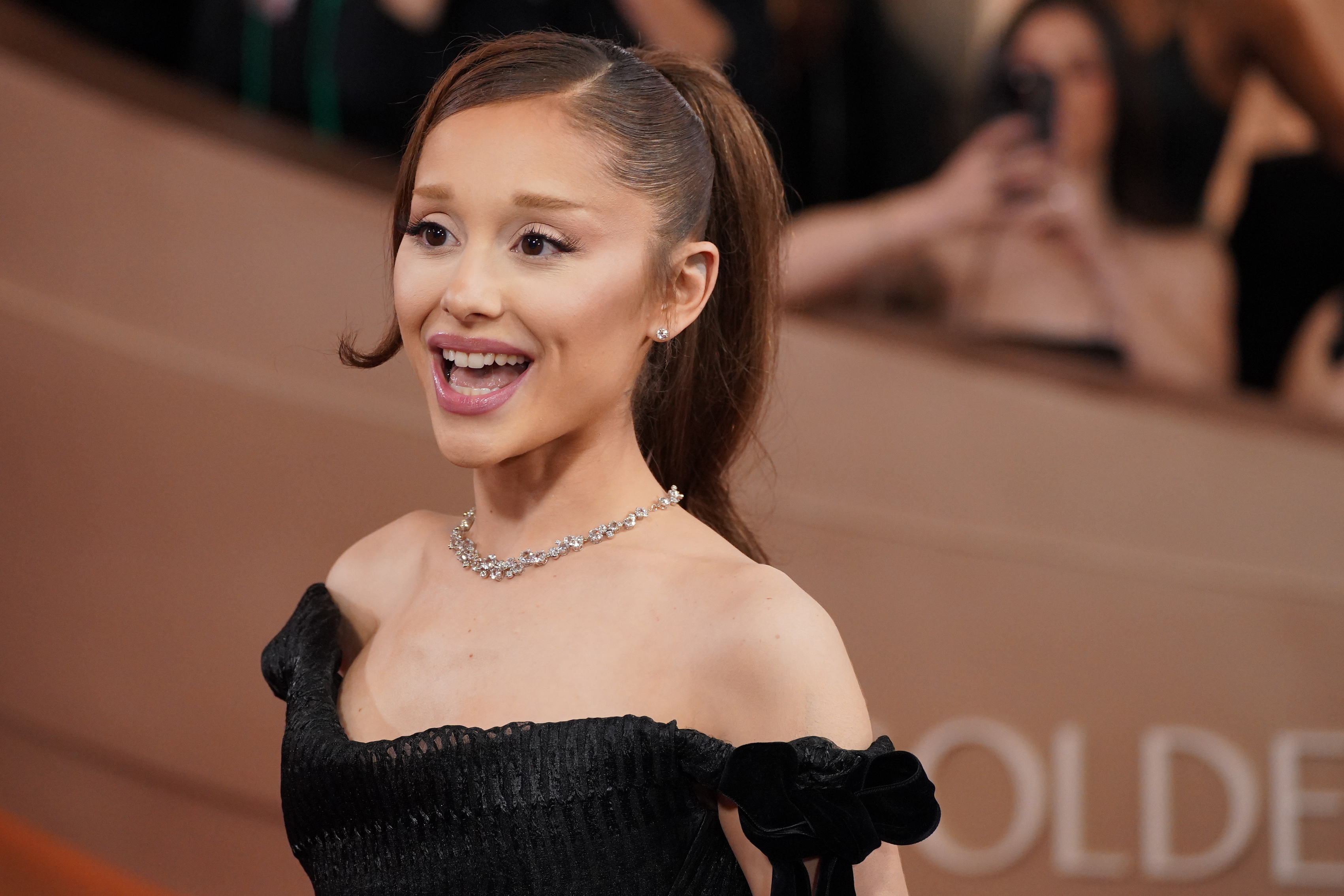Ariana Grande se alejará temporalmente de la vida pública tras el intenso escrutinio público