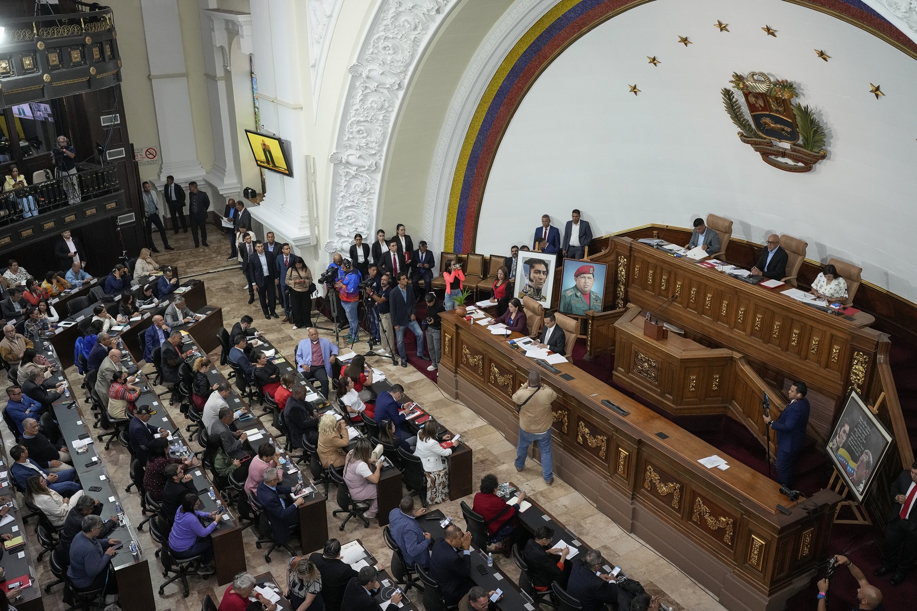 Asamblea de Venezuela destituye a presidente de Grupo de Amistad con EE.UU. por proponer dolarización de la economía