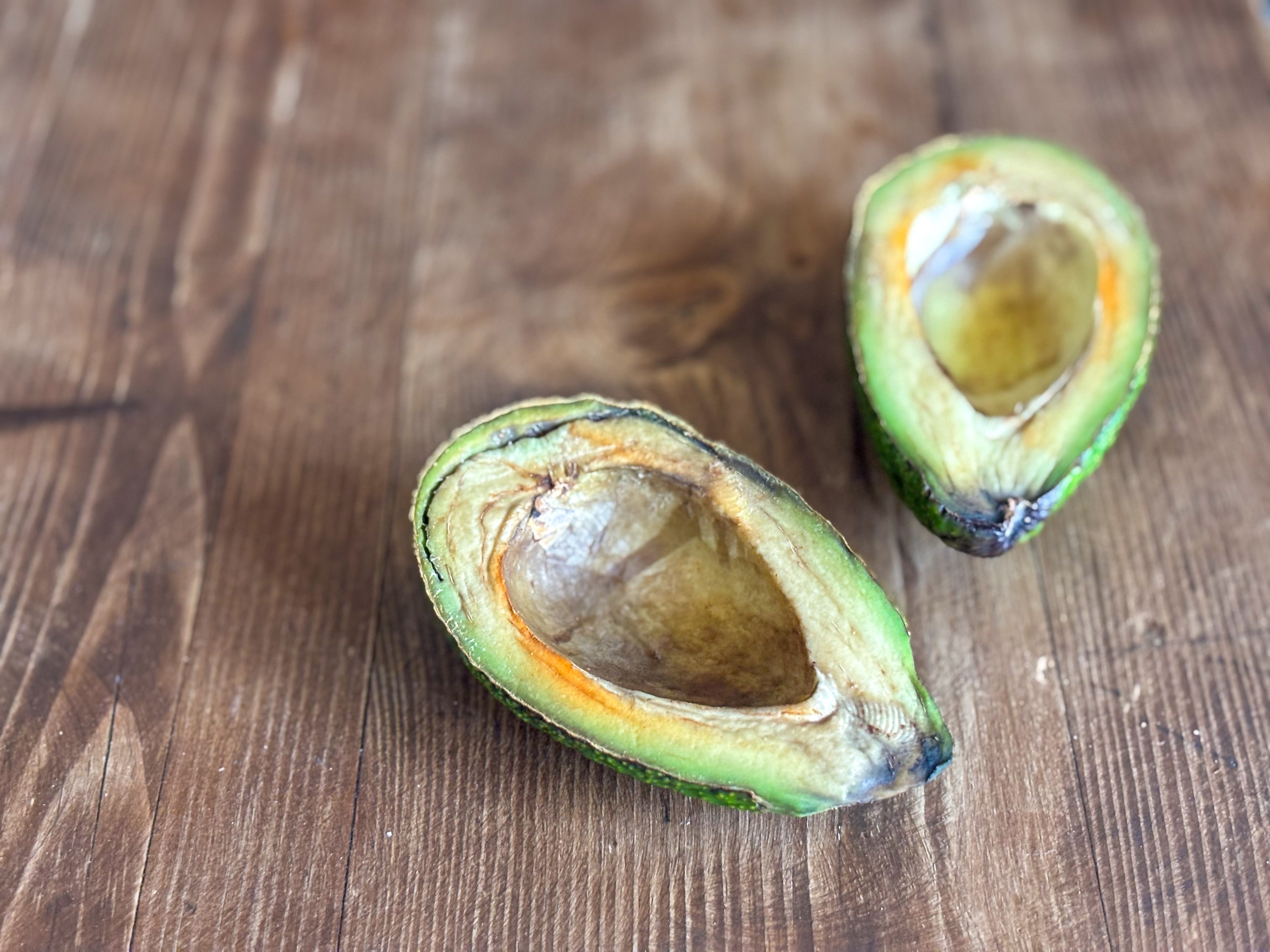¿Puedo comer un aguacate muy maduro? Expertos advierten