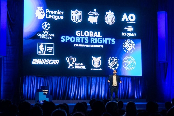 Presentación de los derechos deportivos de Prime Video con logotipos de ligas y competencias internacionales.