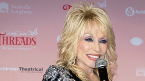 Las dos artistas quedaron unidas por una balada que pasó de la intimidad de Dolly al registro vocal inolvidable de Whitney