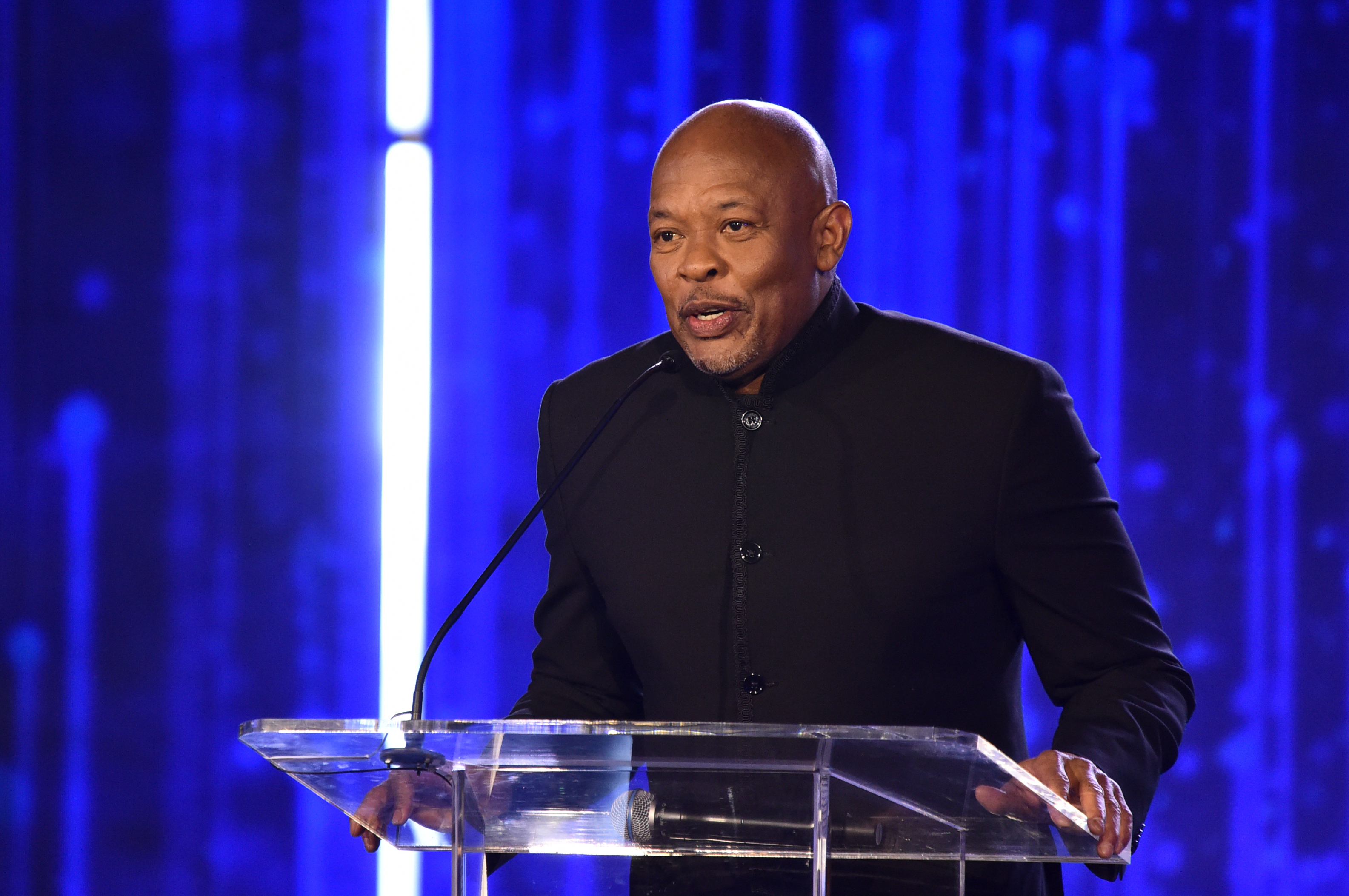 Dr. Dre defiende el uso de la IA en la música y critica a quienes se resisten