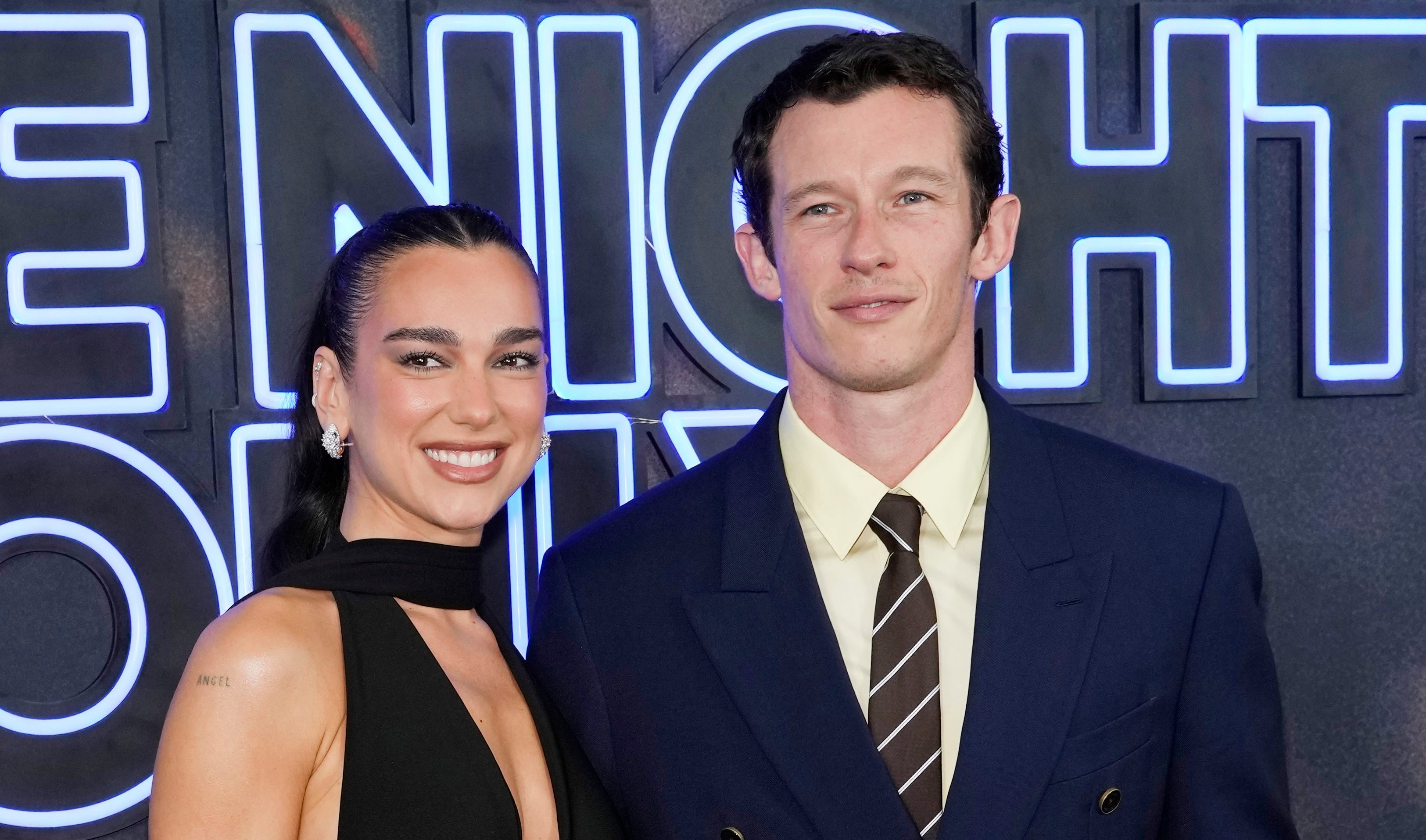 Dua Lipa y Callum Turner viven temporalmente en Nueva York por proyectos profesionales