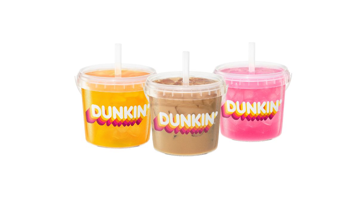Vuelven los cubos helados de Dunkin’ de 48 oz y cómo conseguir su nuevo accesorio