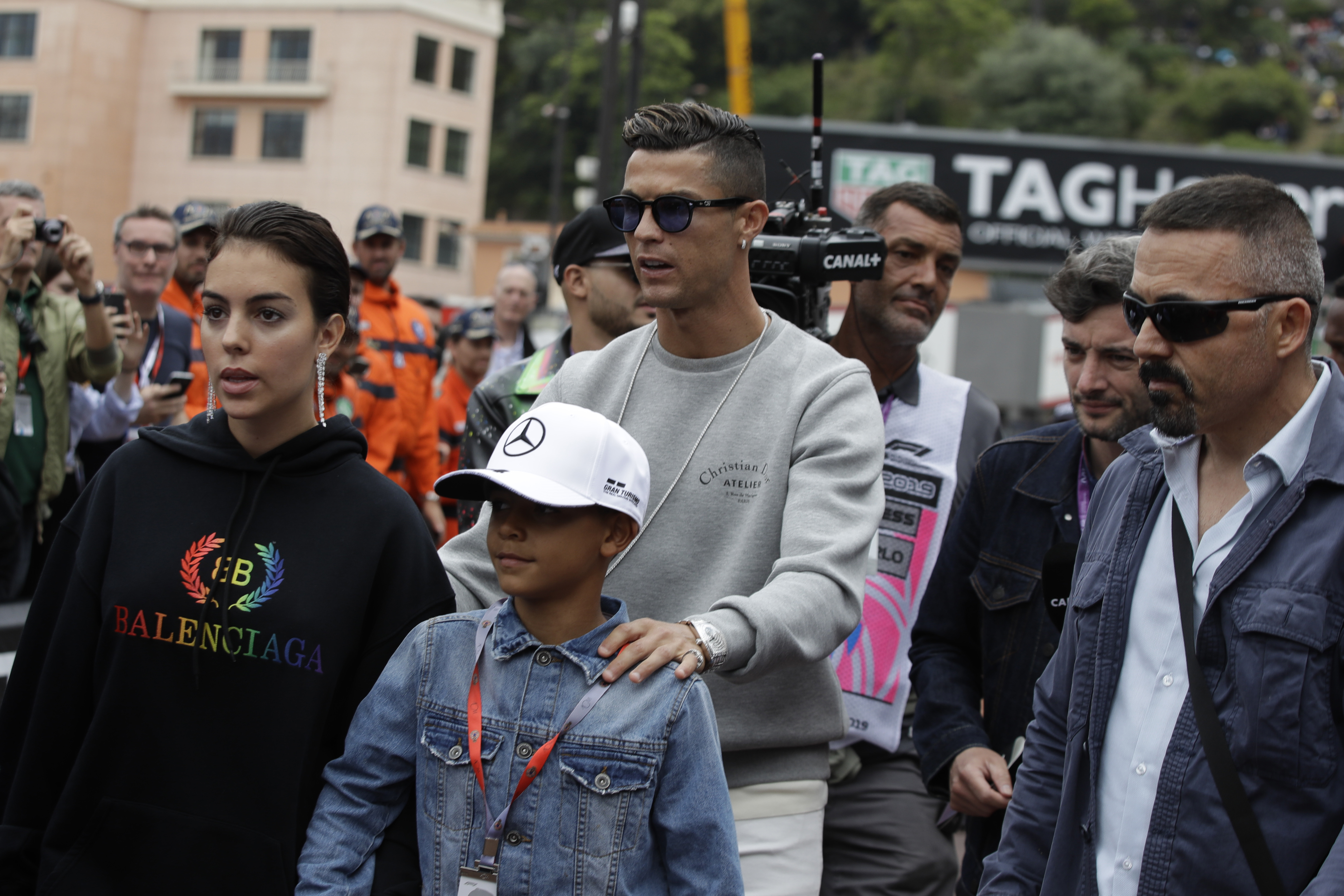 Aseguran que Georgina Rodríguez concretó la adopción legal de Cristiano Ronaldo Jr., Eva y Mateo