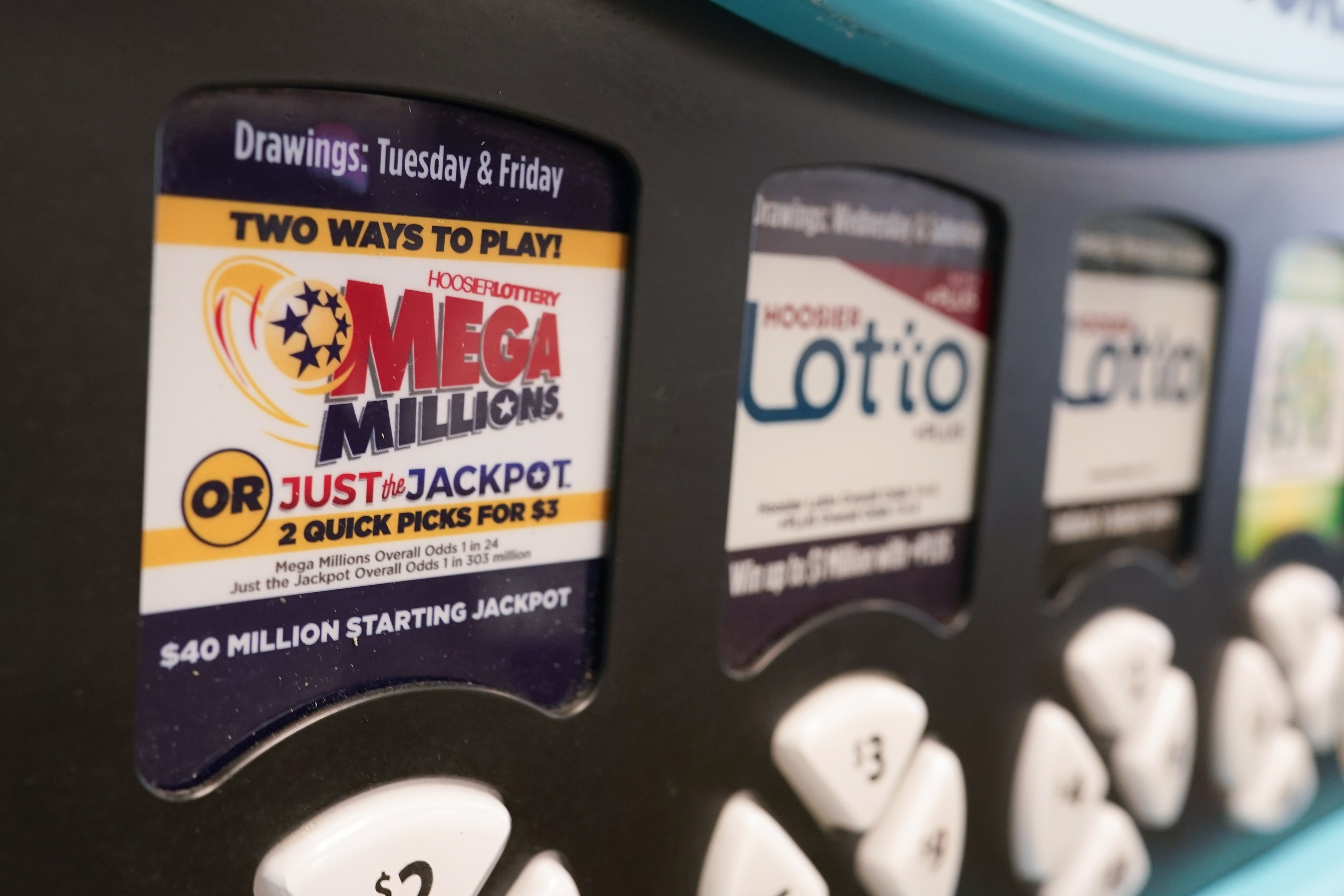 Ganador del Mega Millions reclama premio de $800 millones en Florida y elige un solo pago