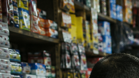 Los comerciantes piden ampliar los sistemas de emergencia y permitir que propietarios y trabajadores capacitados puedan portar armas legalmente.