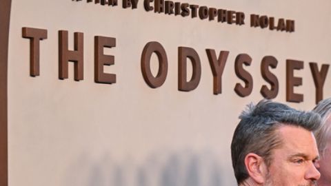 Matt Damon, Christopher Nolan y Anne Hathaway en la premier de "The Odyssey"