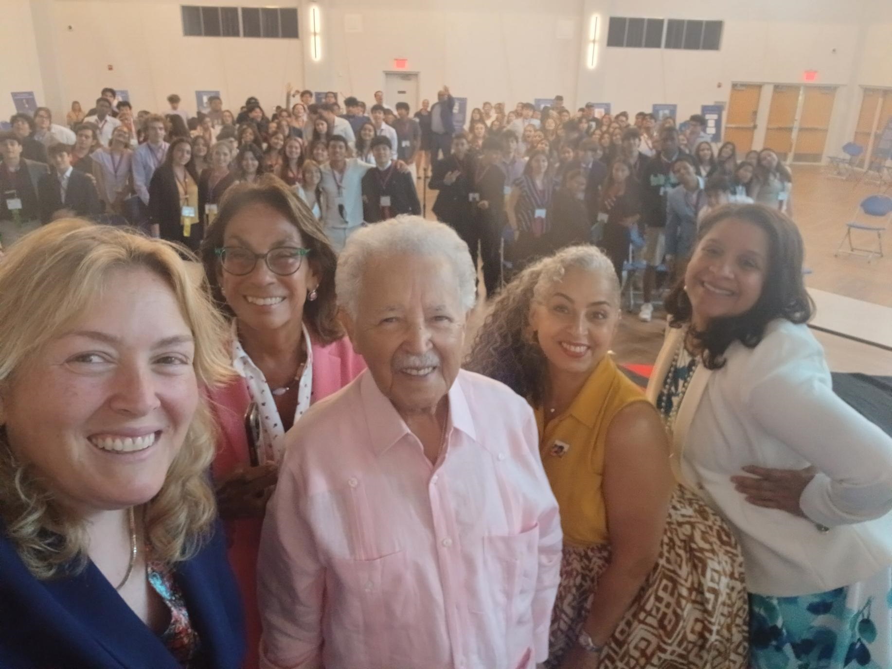 Inauguran exposición ‘Celebrando 250 Años del Impacto Latino en la Historia Estadounidense’