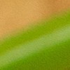 Las maderas duras como el maple o la teca absorben la humedad y atrapan microorganismos, reduciendo la supervivencia de bacterias. Además, son las mejores amigas del filo de tus cuchillos.