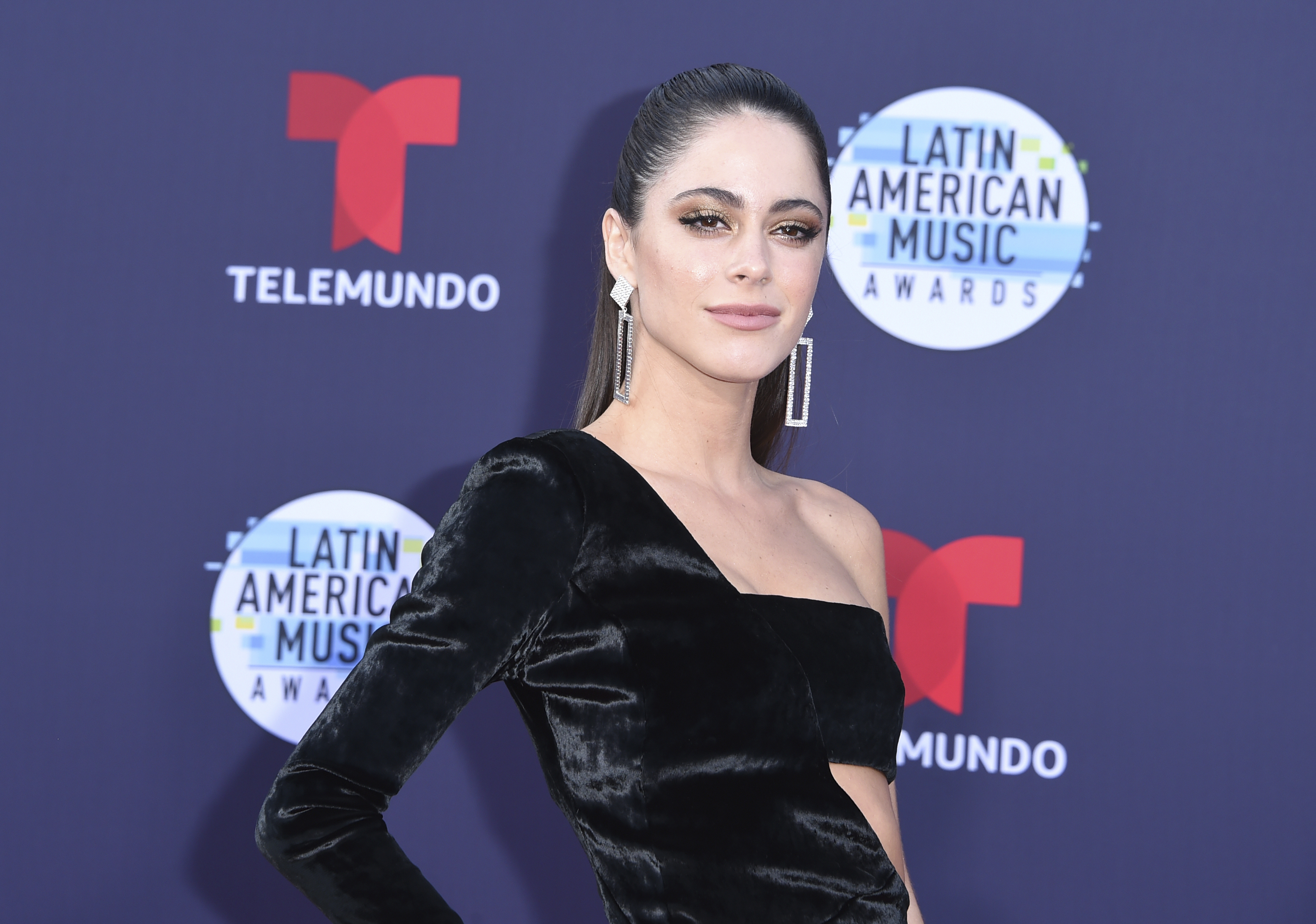 Tini Stoessel rompe la relación profesional con su padre