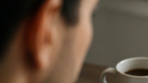 Un consejo impreciso o una ‘alucinación’ del robot puede traducirse en errores financieros que cuestan dinero.
