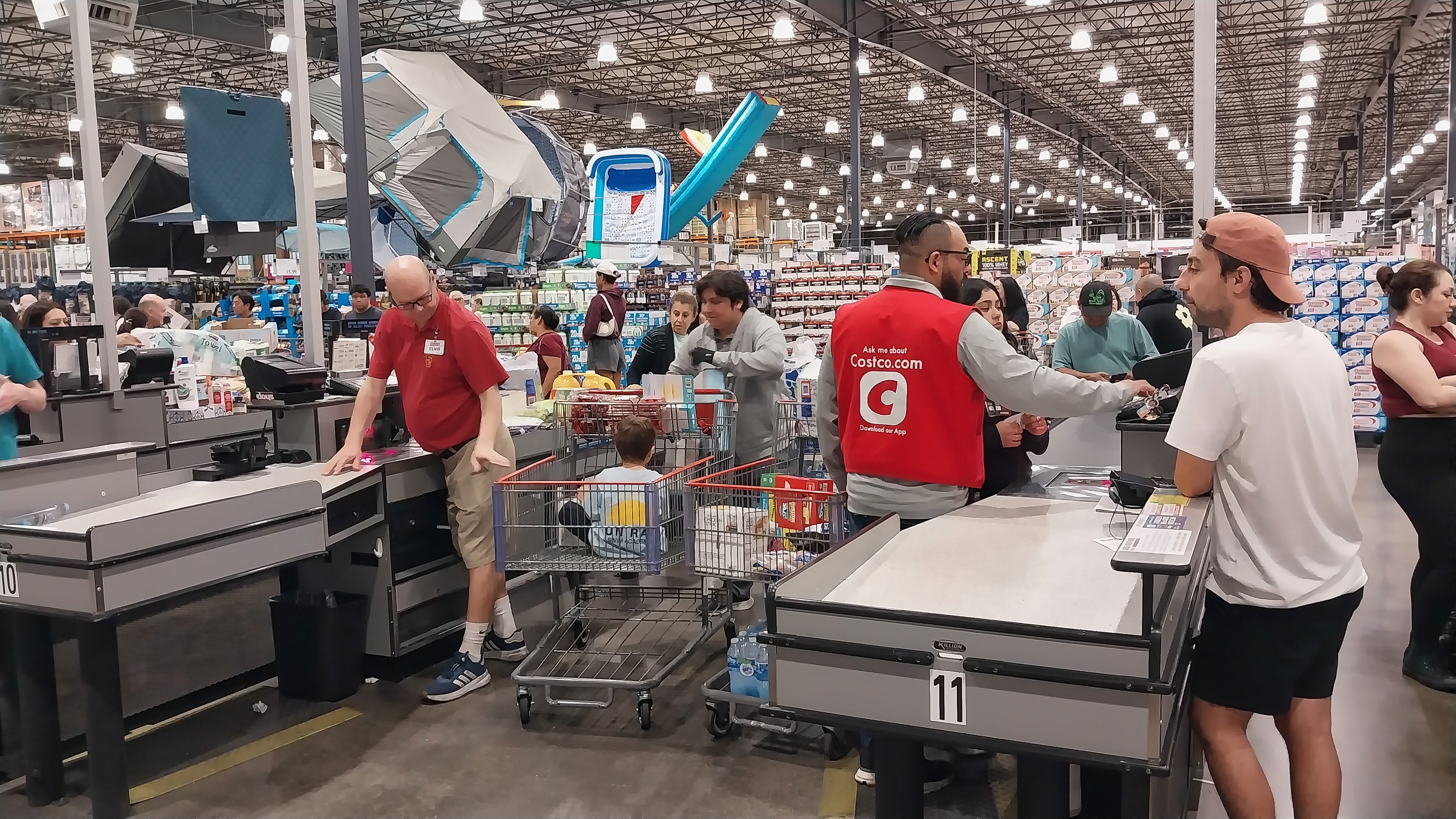 8 razones por las que empleados de Costco pueden ser despedidos