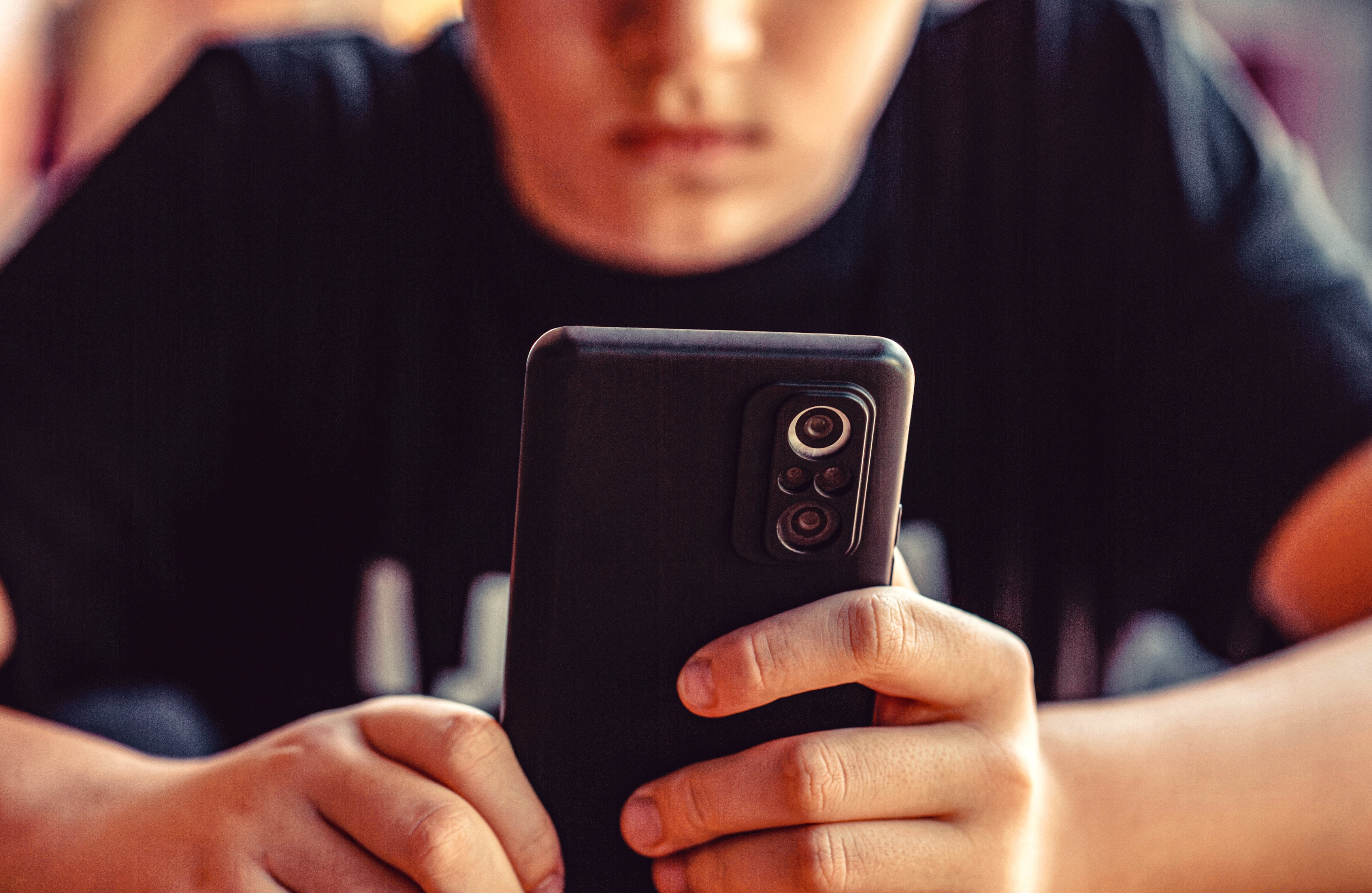 Familias demandan a Meta, Snapchat, TikTok y YouTube por la muerte de cuatro adolescentes