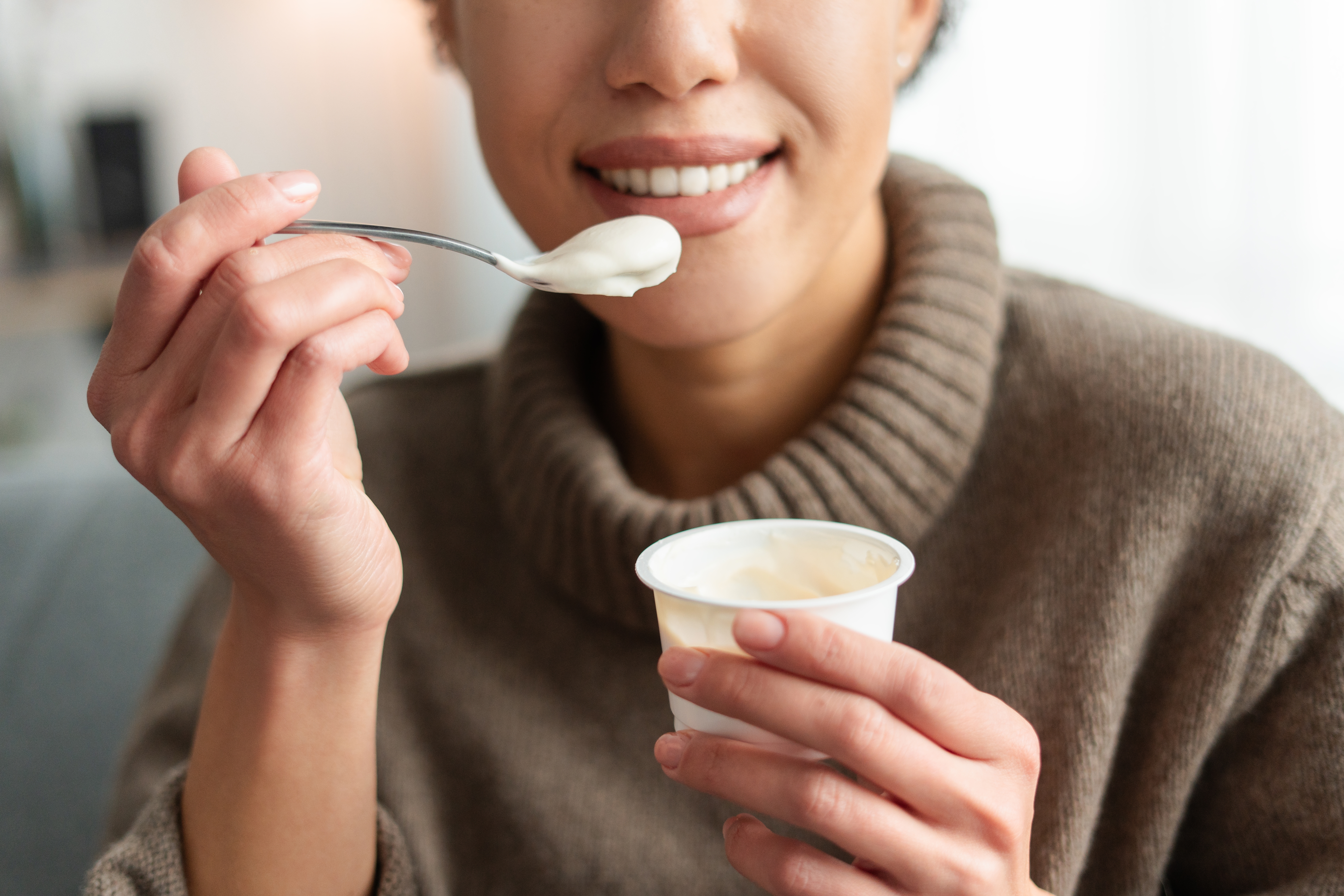 4 alimentos probióticos para fortalecer tu microbiota y prevenir infecciones vaginales