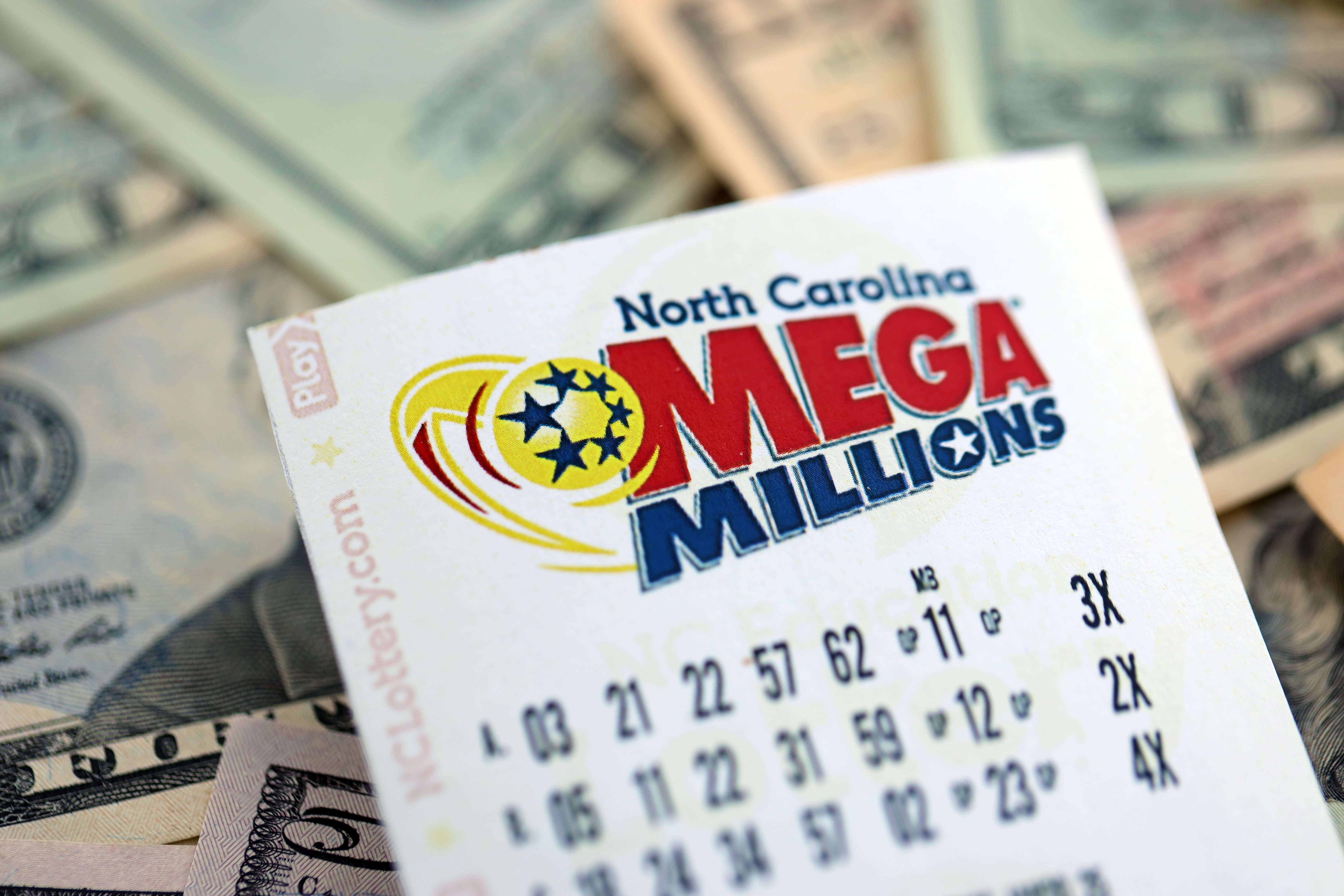Le pedimos a ChatGPT números de Mega Millions para el sorteo de hoy: esto respondió