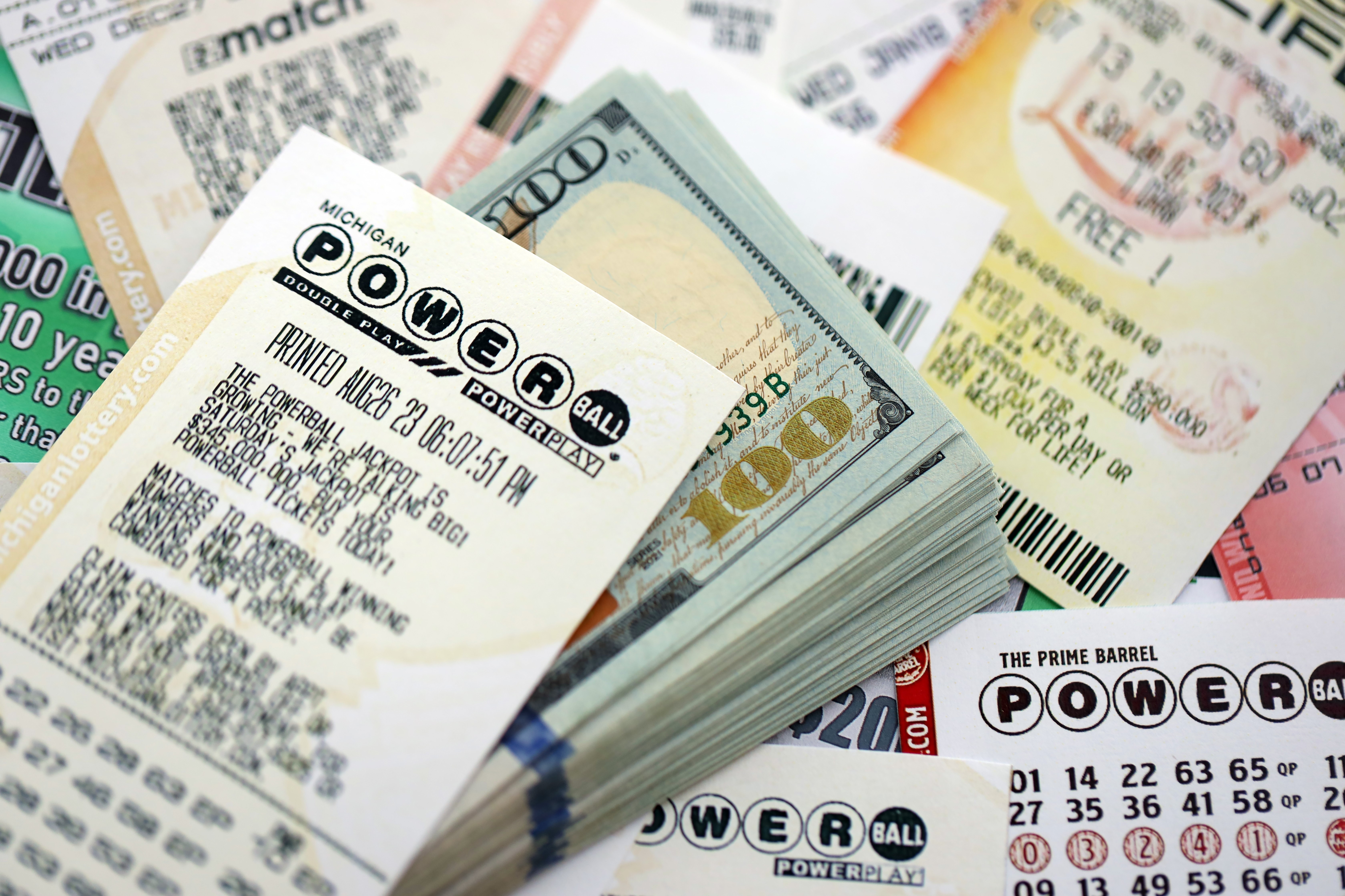 Premio mayor del Powerball alcanza los $856 millones, el octavo más grande de su historia