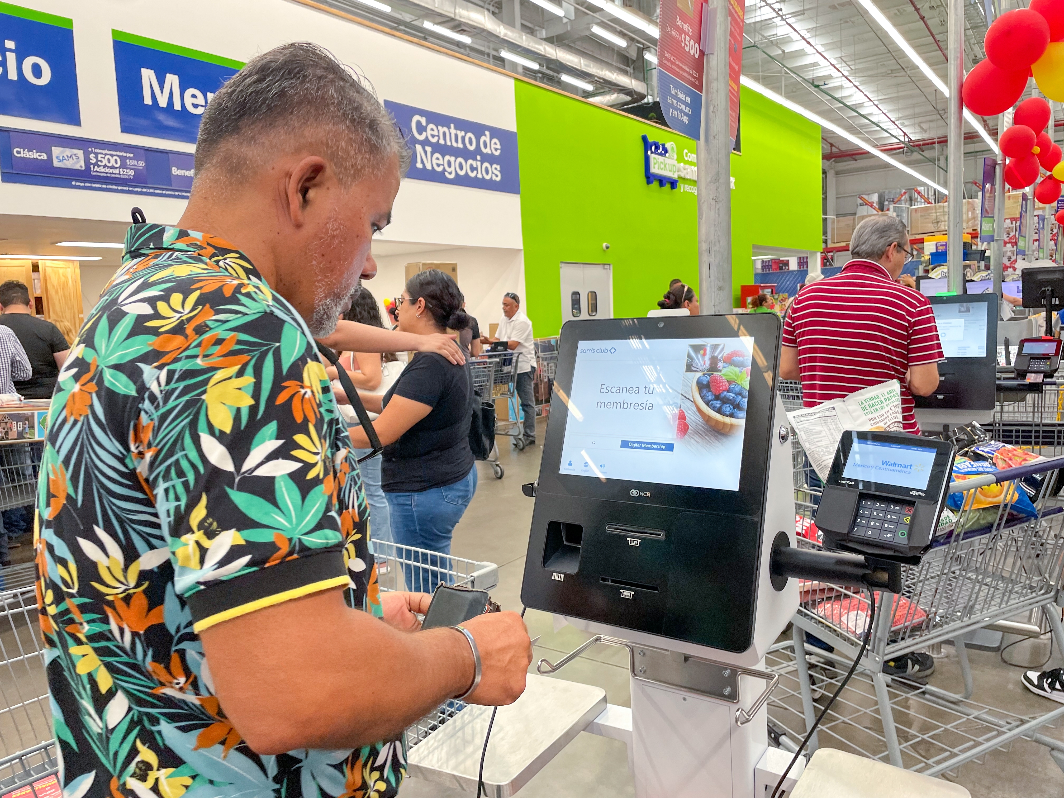 Walmart y Sam’s Club incorporan pagos sin contacto: podrás pagar con tarjeta, celular o reloj inteligente