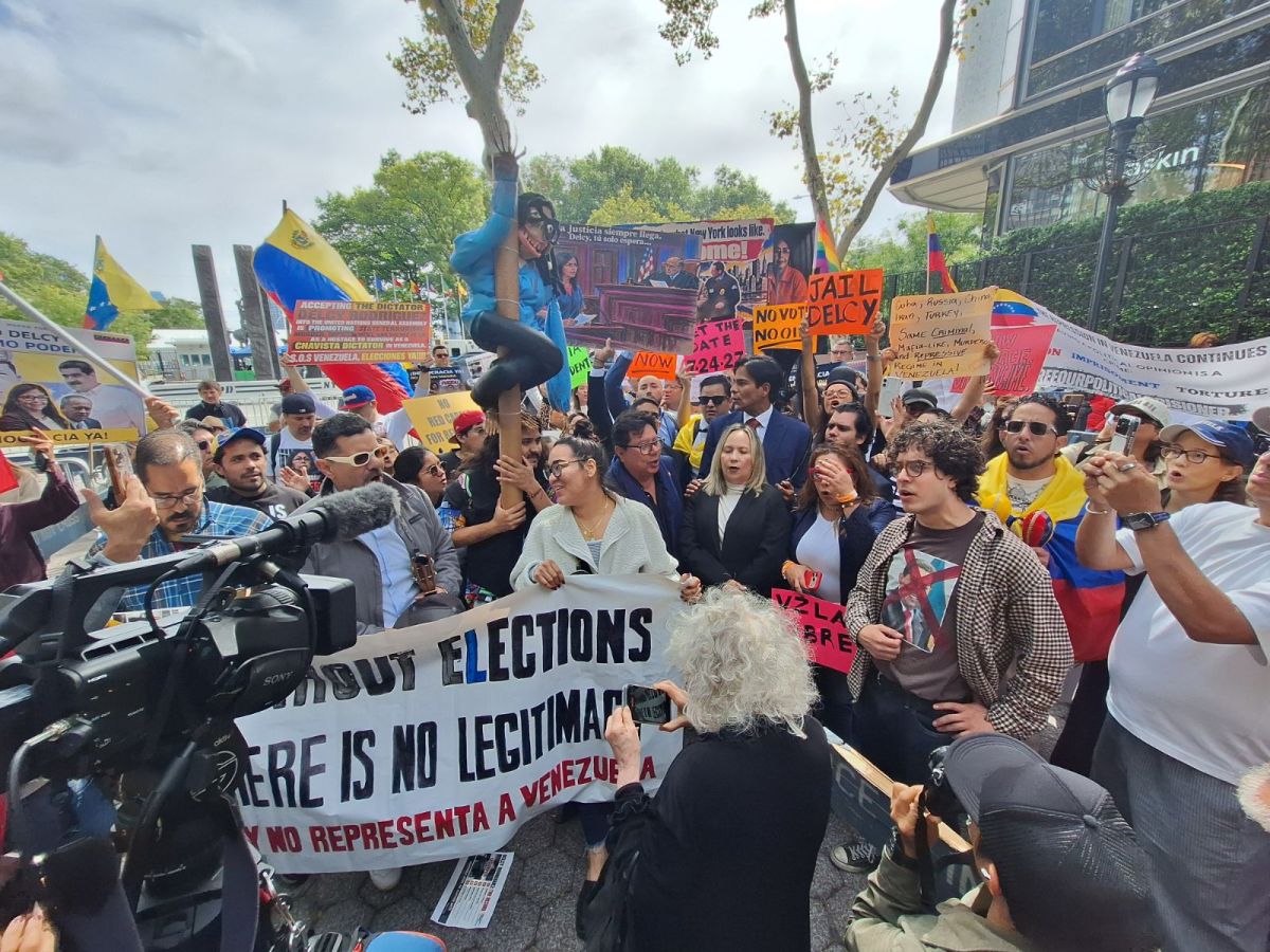 Venezolanos en NY protestaron a pocas cuadras de la ONU contra la “luna de miel” Rodríguez-Trump