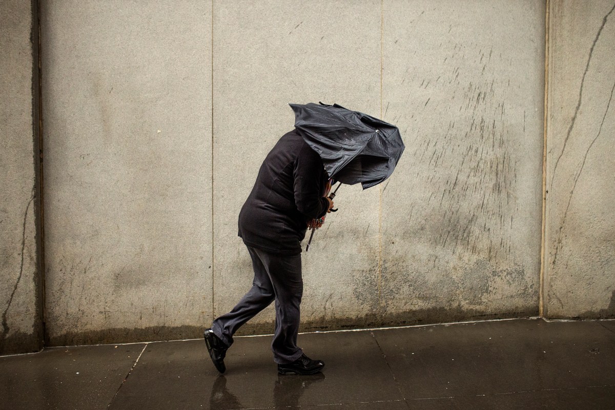 Frente de tormenta se aproxima a Nueva York con ráfagas y riesgo de inundaciones
