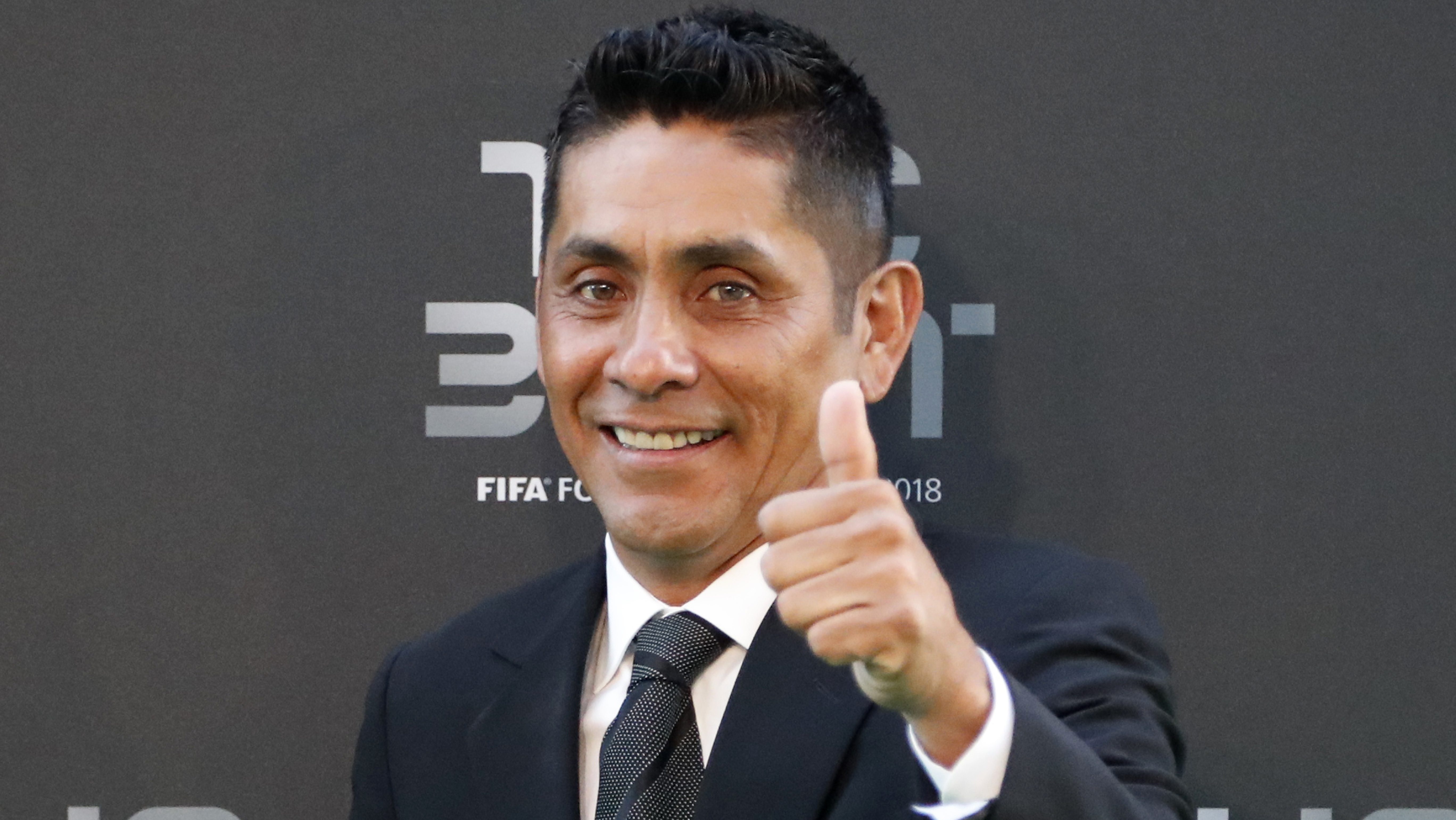 Hijo de la leyenda Jorge Campos, debutó en Canadá con cuatro atajadas y un error garrafal